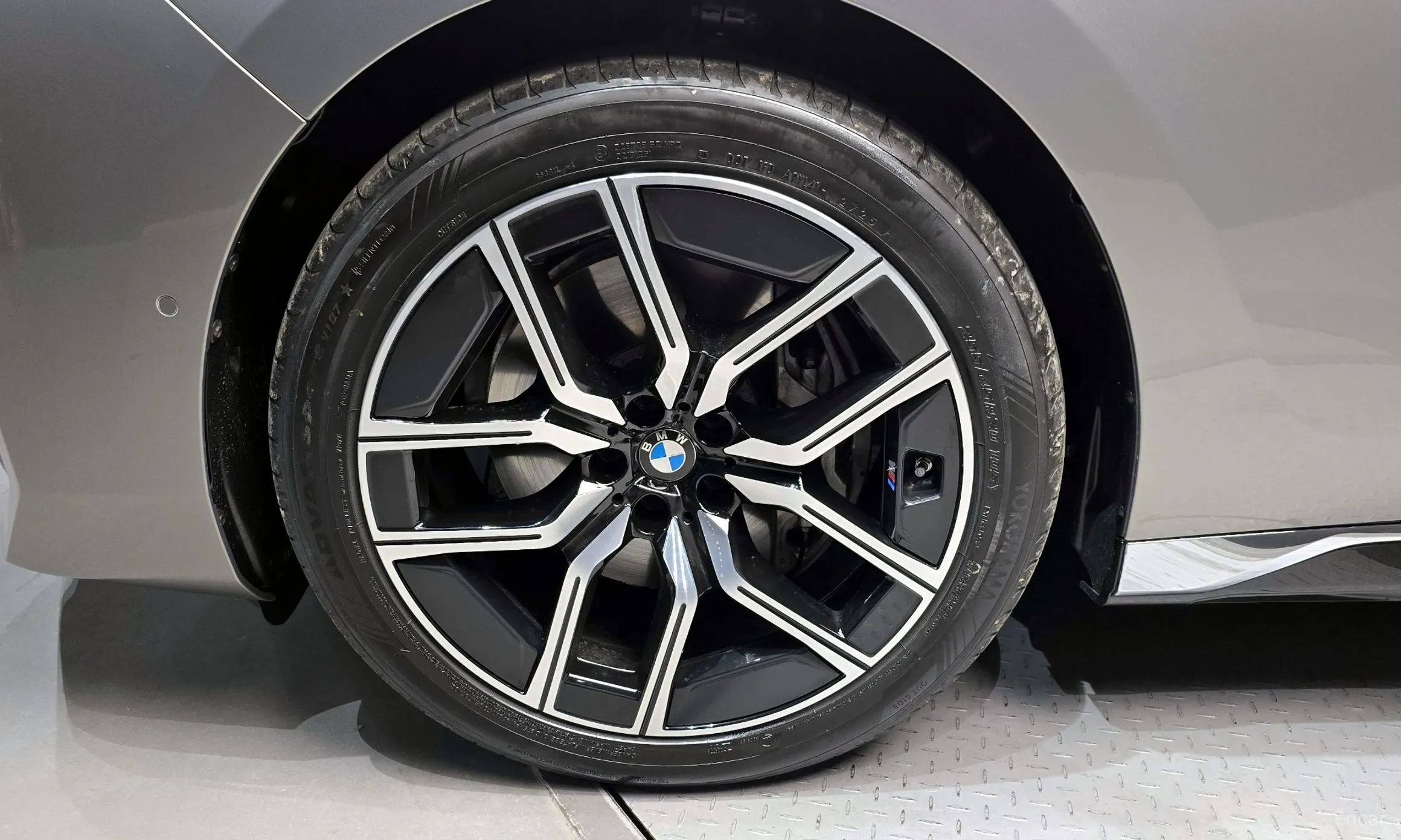 BMW 7 Series (G70) превью 5