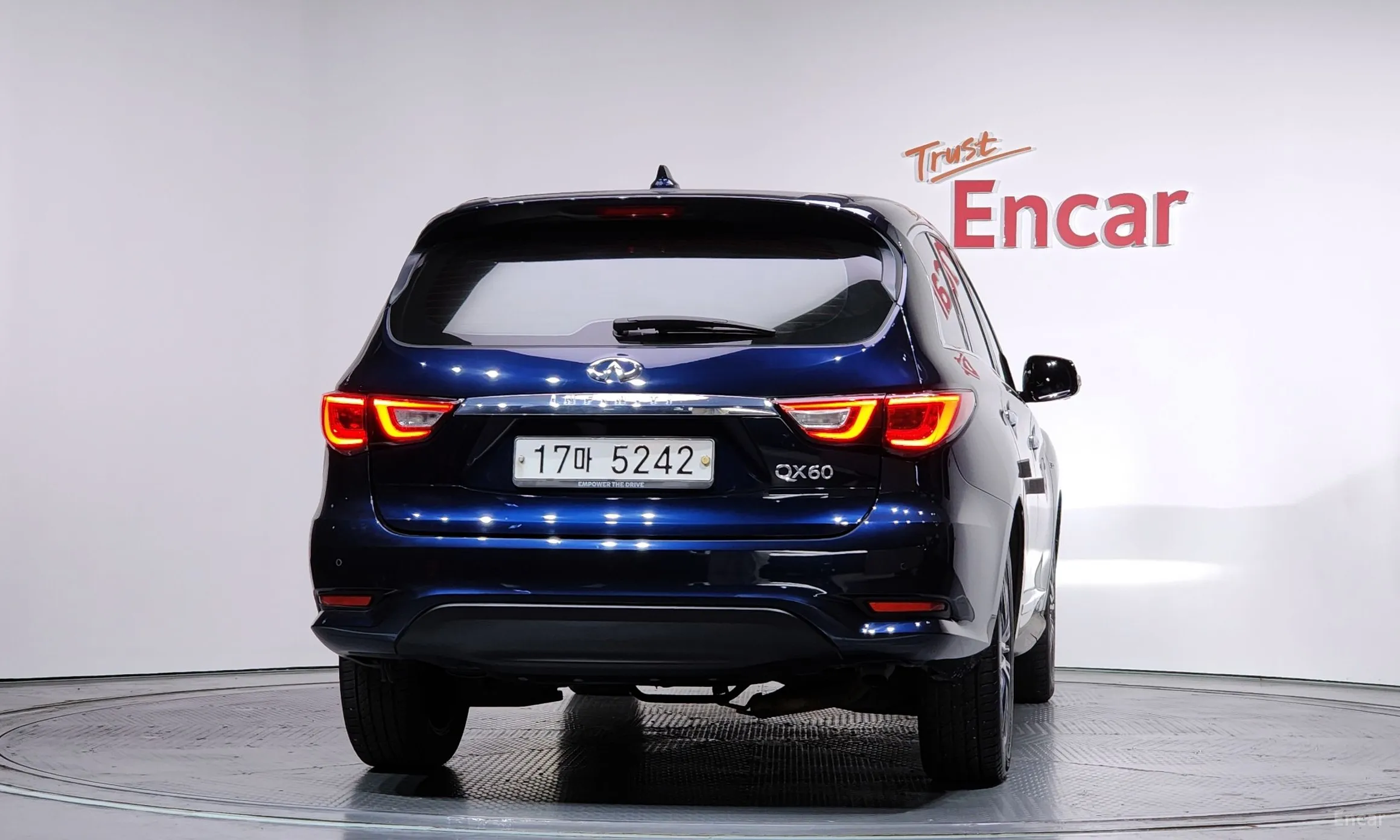 Infiniti QX60 превью 4