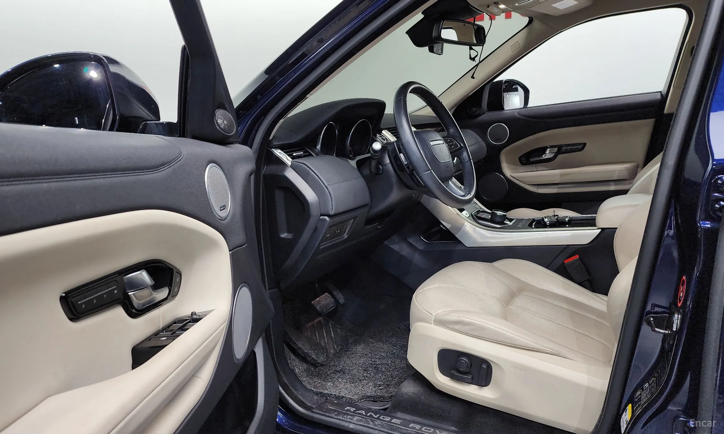 Land Rover Range Rover Evoque превью 10