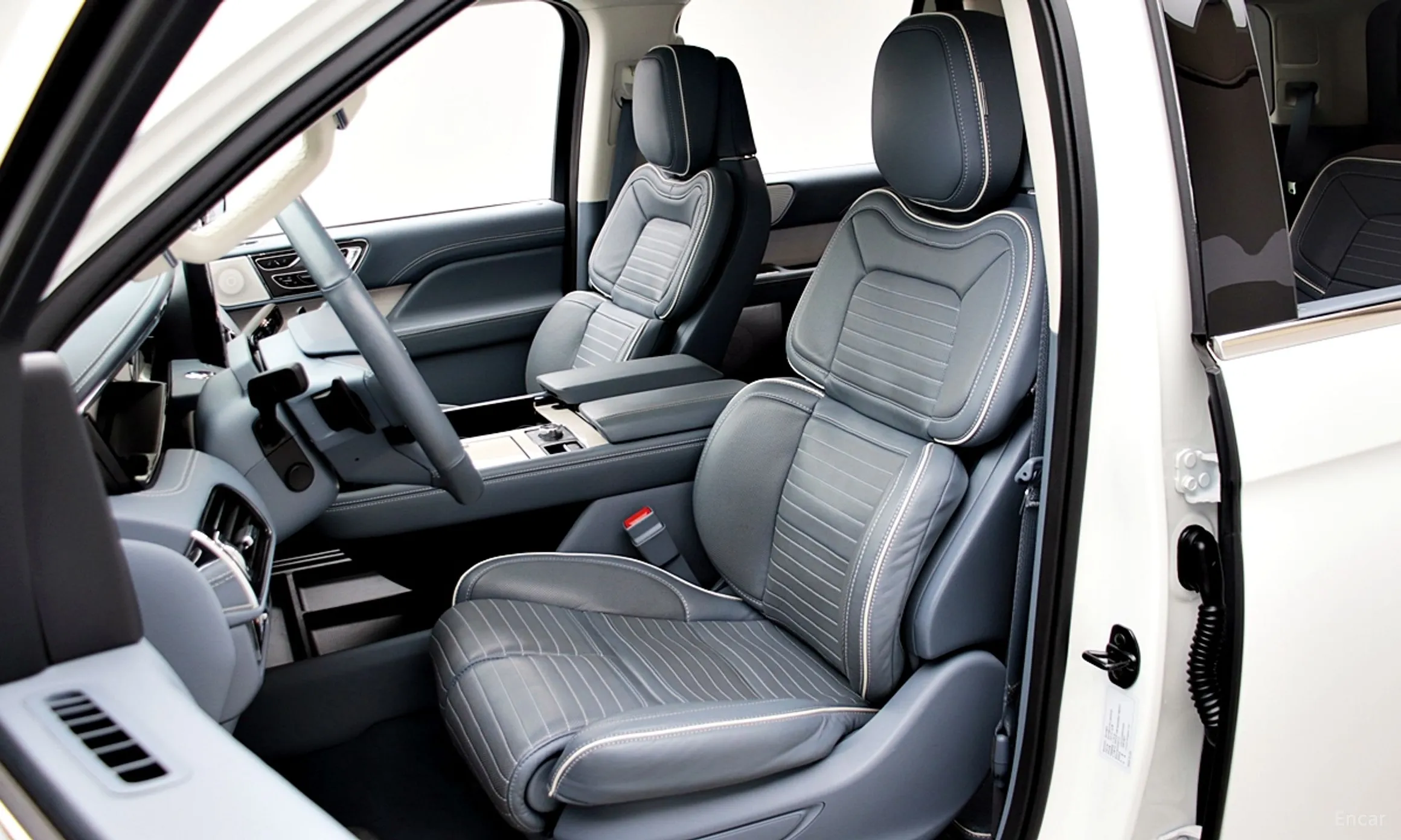 Lincoln Navigator 4th generation превью 10