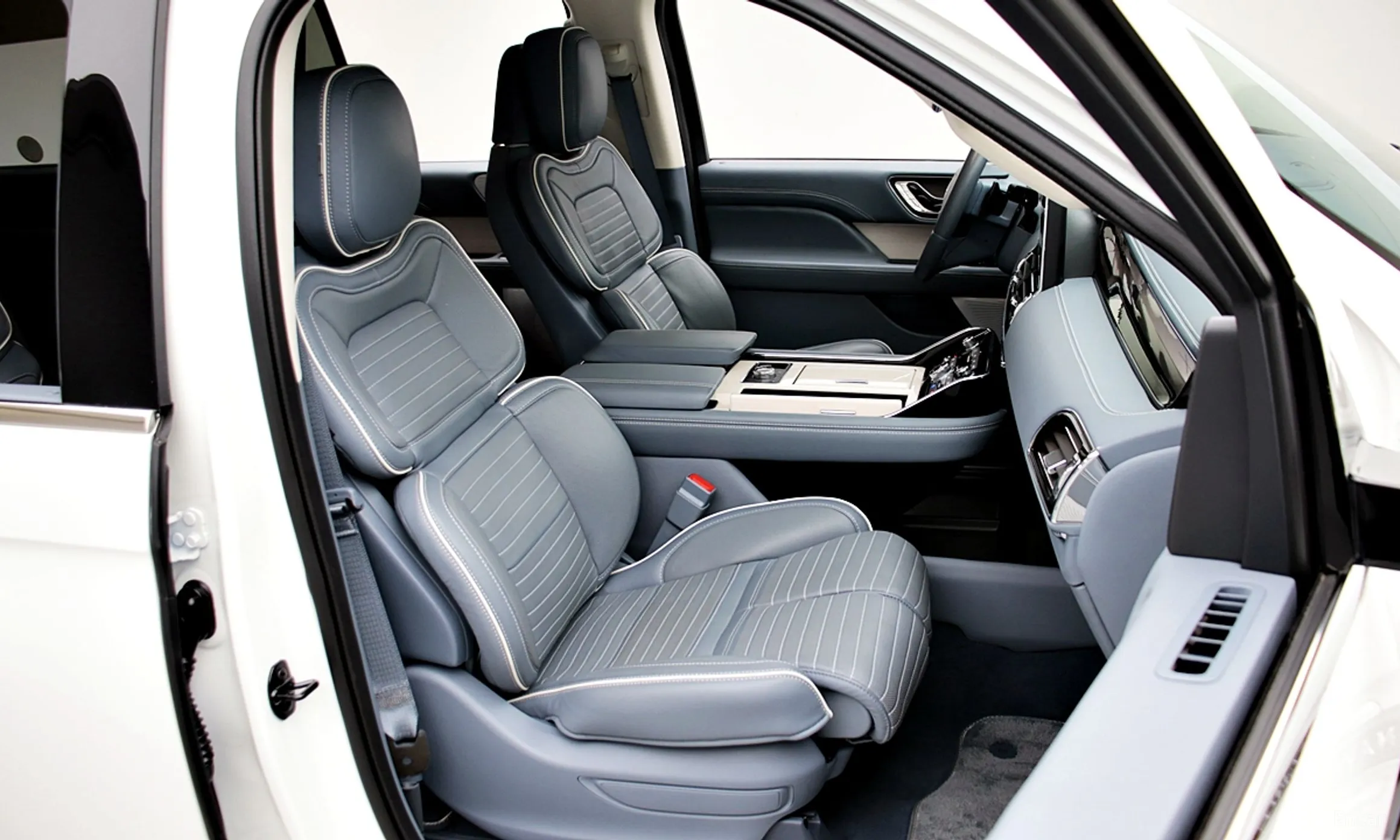 Lincoln Navigator 4th generation превью 11