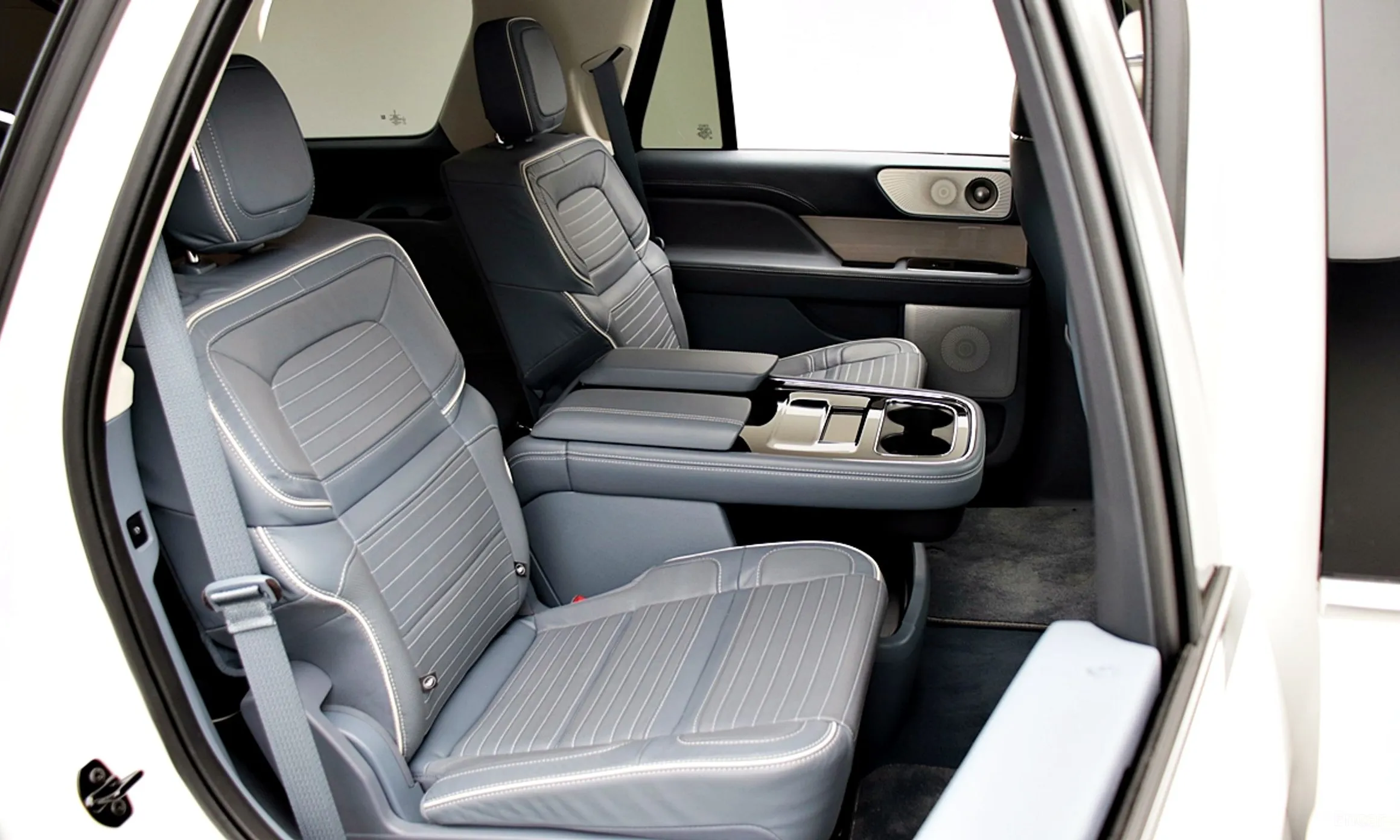 Lincoln Navigator 4th generation превью 13
