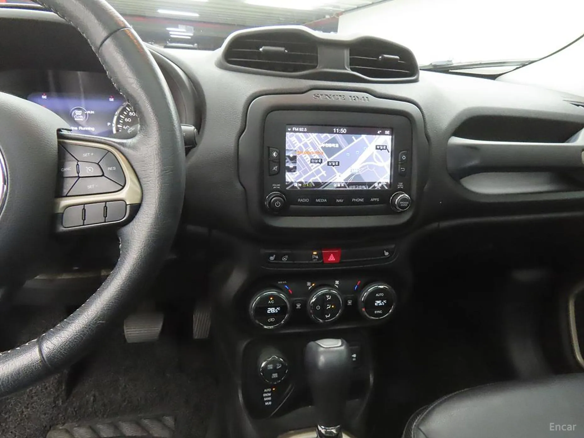 Jeep Renegade превью 10