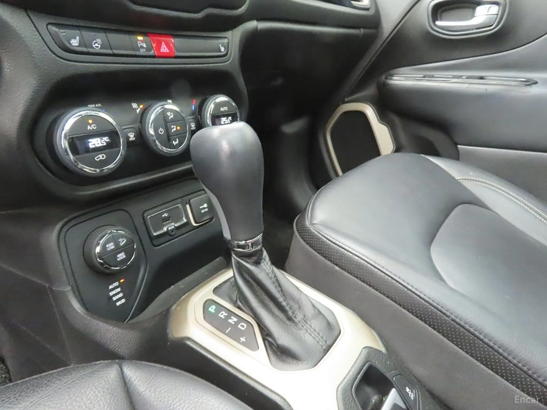 Jeep Renegade превью 11