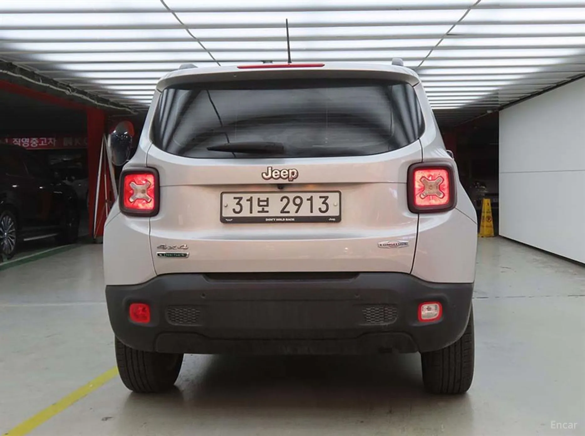 Jeep Renegade превью 3