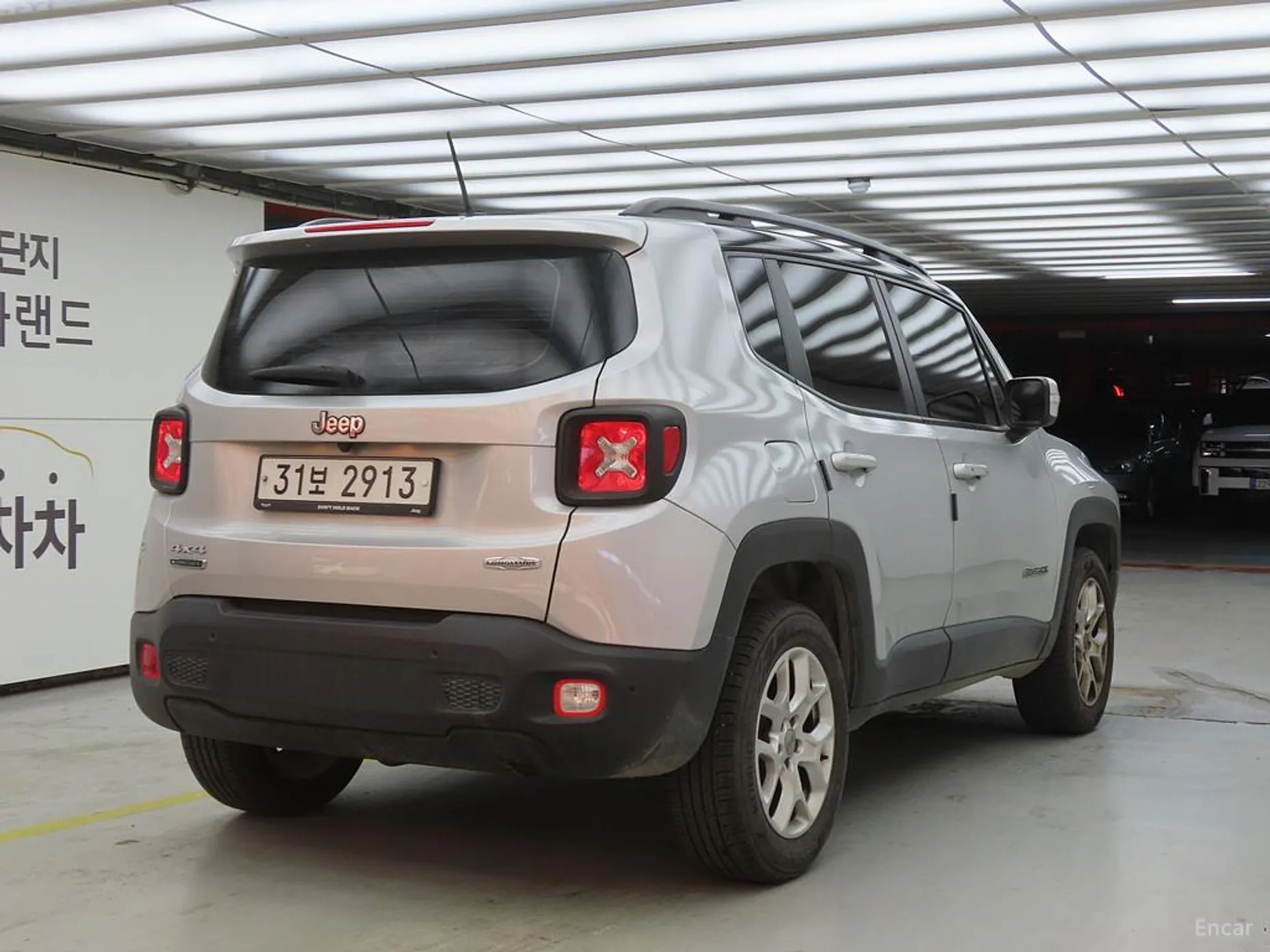 Jeep Renegade превью 4