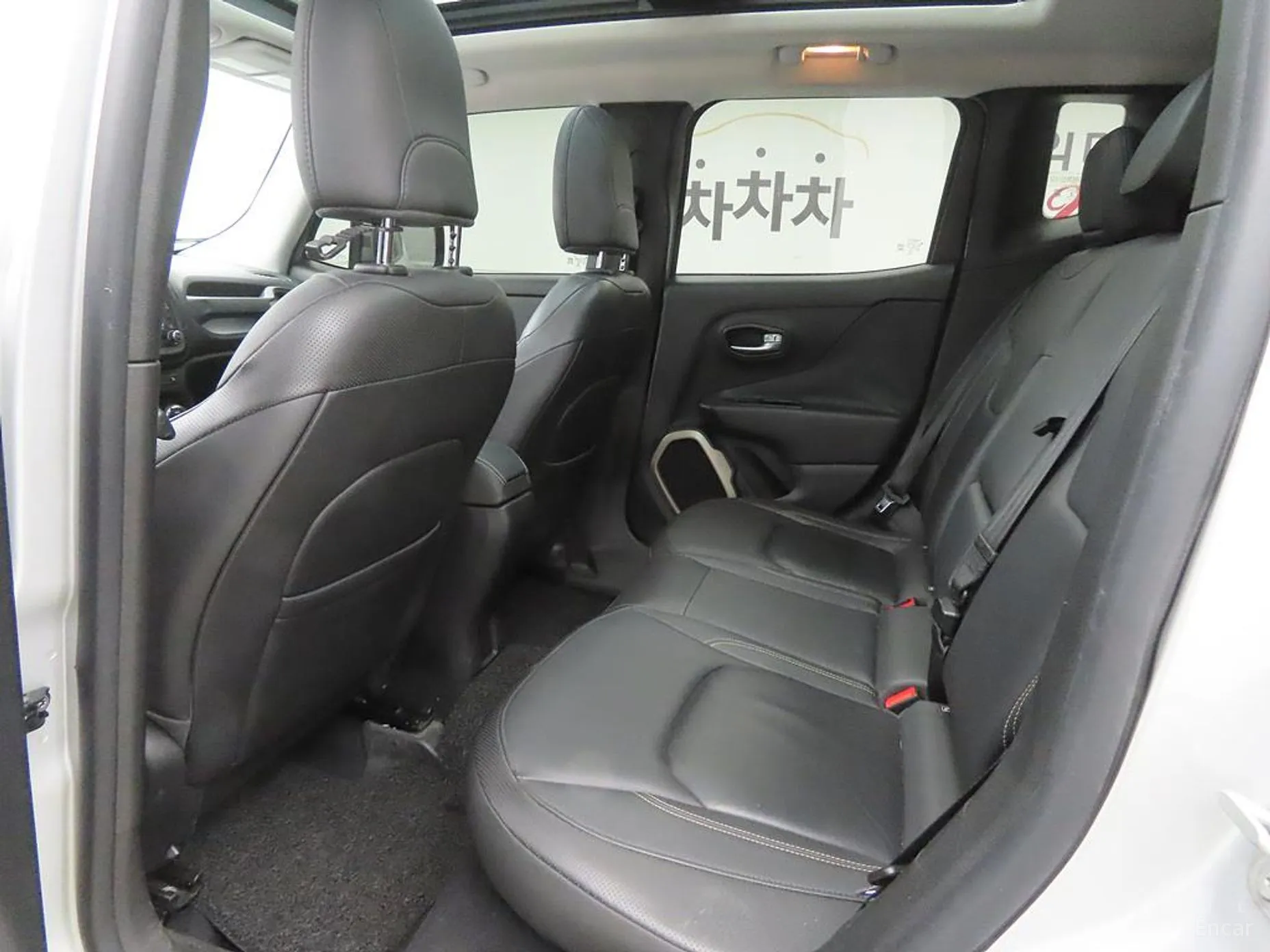 Jeep Renegade превью 6