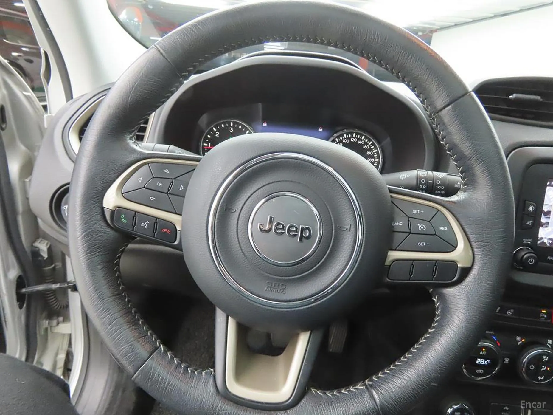 Jeep Renegade превью 8
