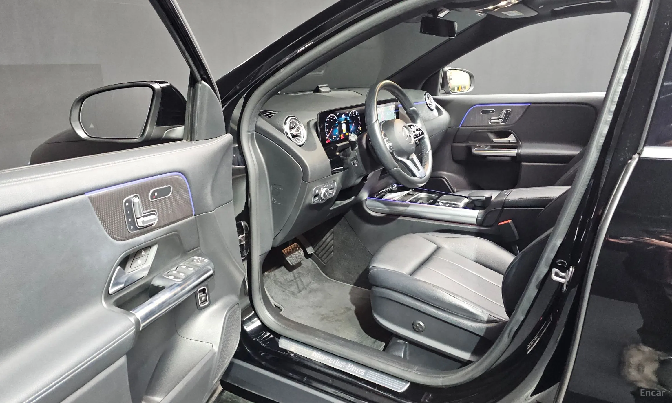 Mercedes Benz GLA-Class H247 превью 10