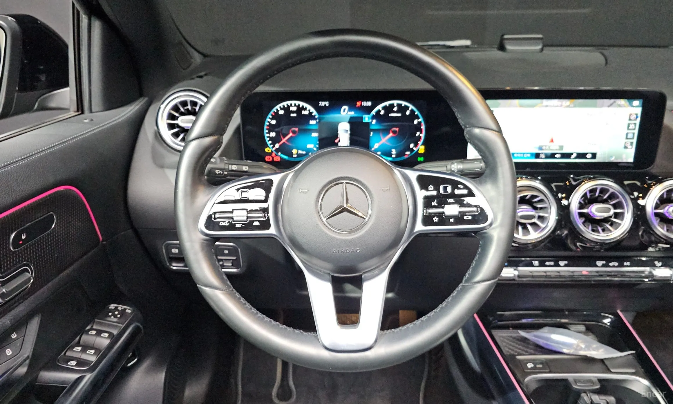 Mercedes Benz GLA-Class H247 превью 13