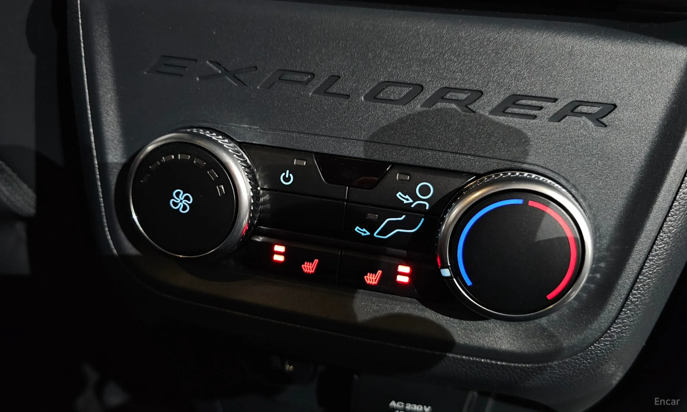 Ford Explorer 6th Generation превью 18
