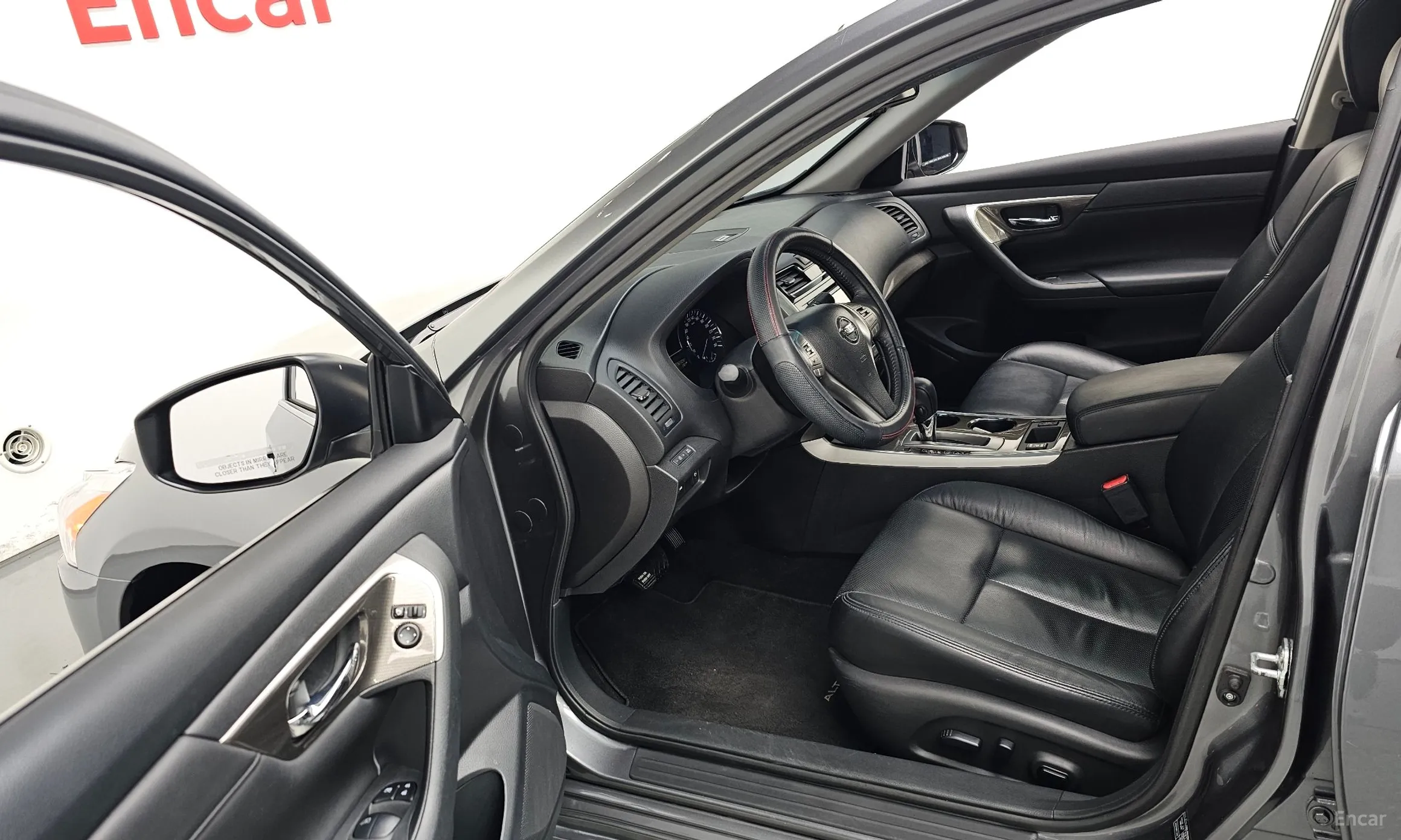 Nissan Altima превью 10