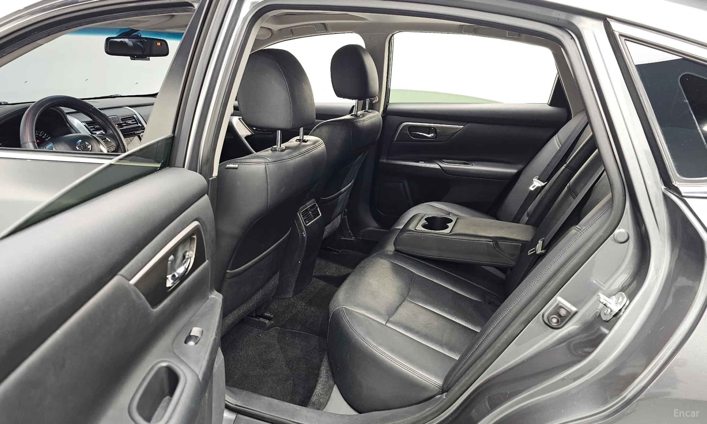 Nissan Altima превью 11