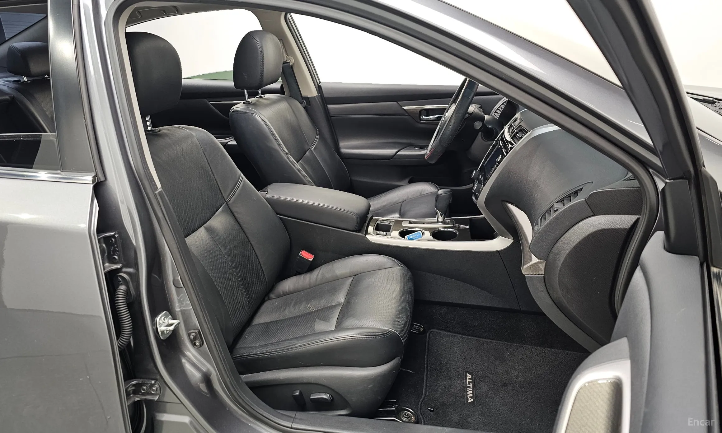 Nissan Altima превью 12