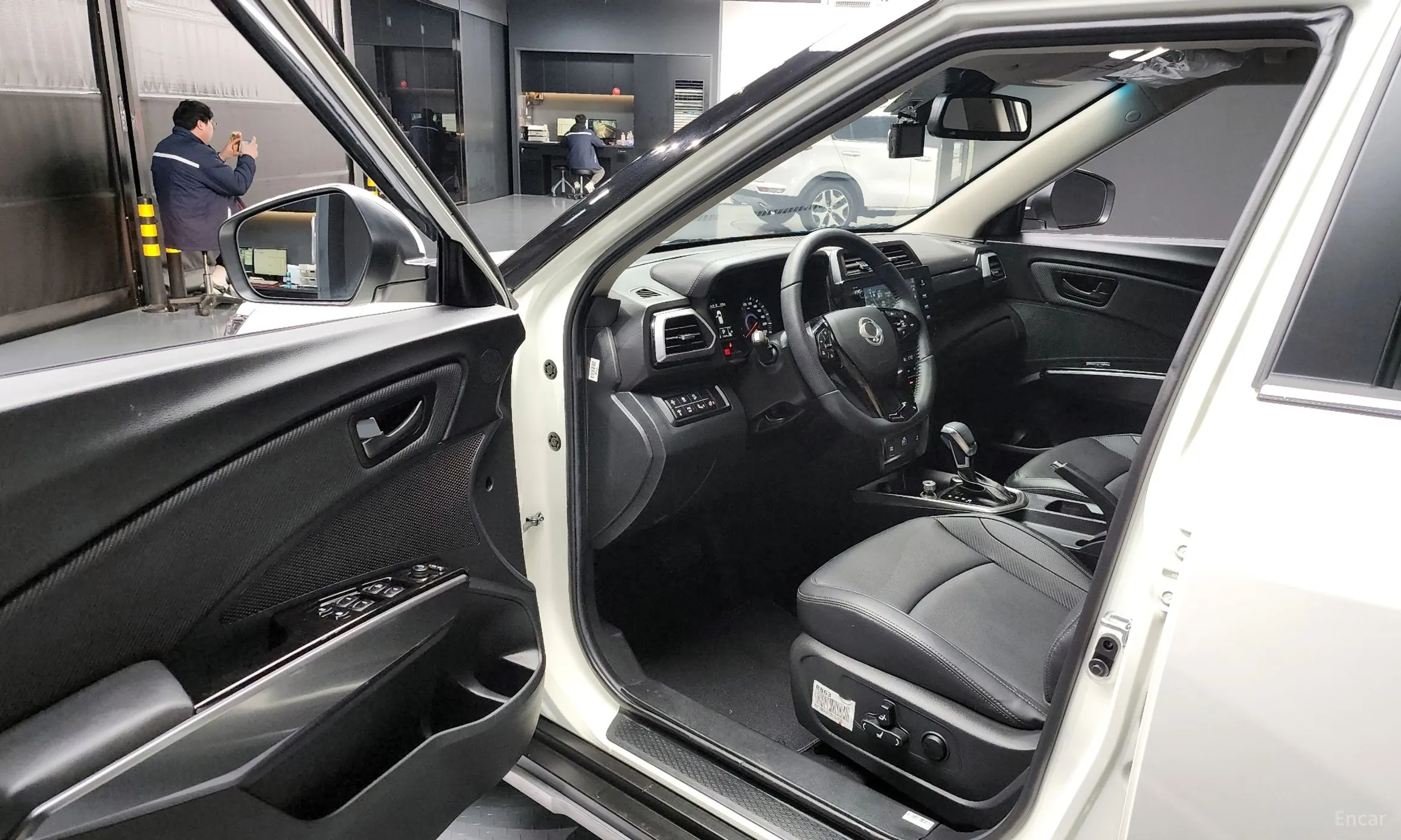 KG Mobility (SsangYong) Tivoli превью 10