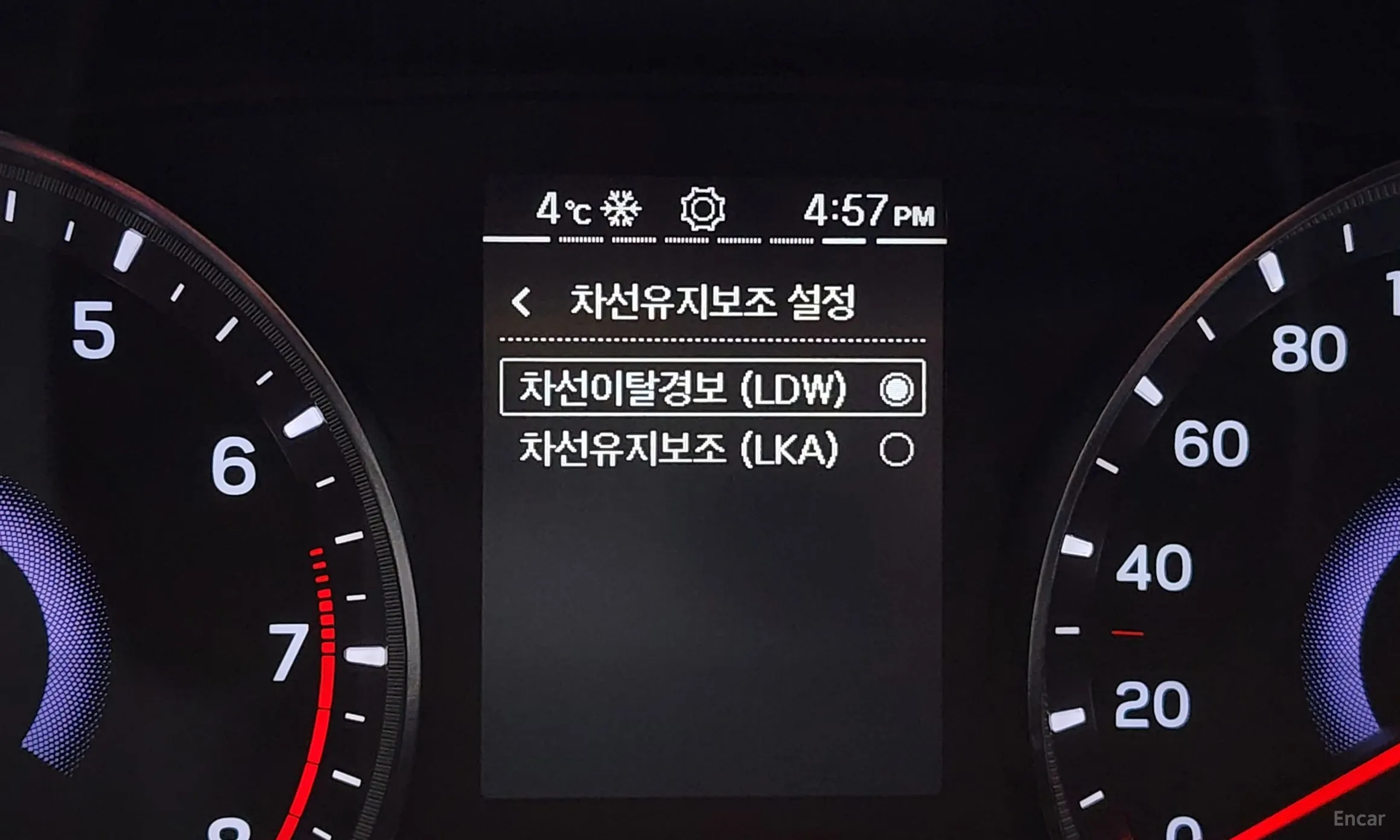 KG Mobility (SsangYong) Tivoli превью 16