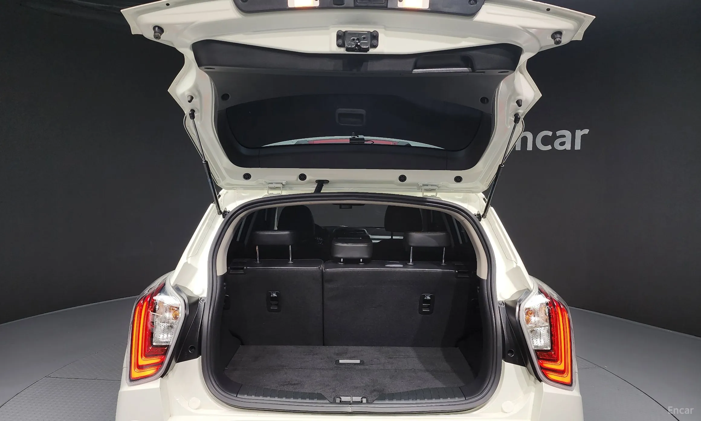KG Mobility (SsangYong) Tivoli превью 20