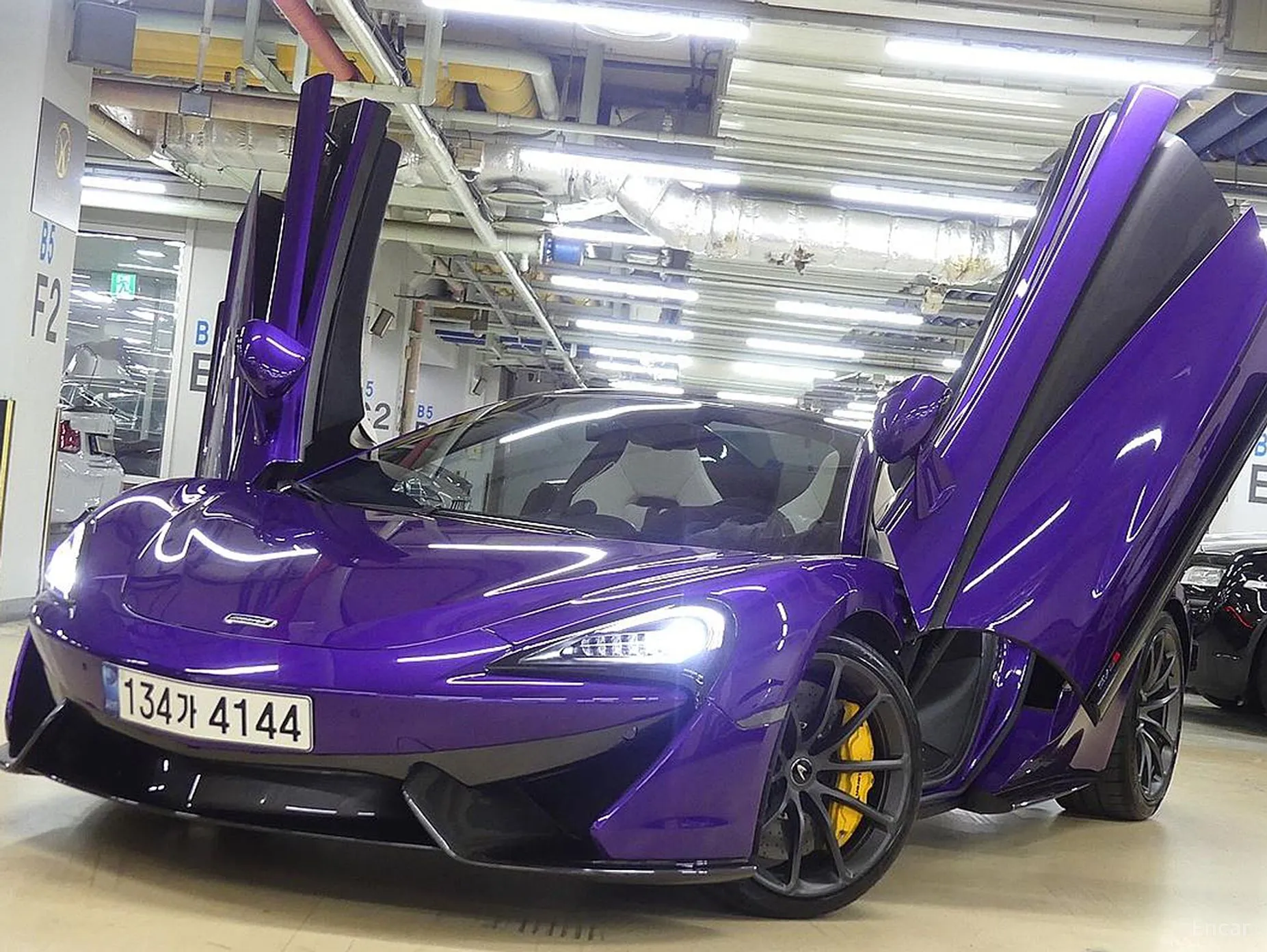 McLaren 570S