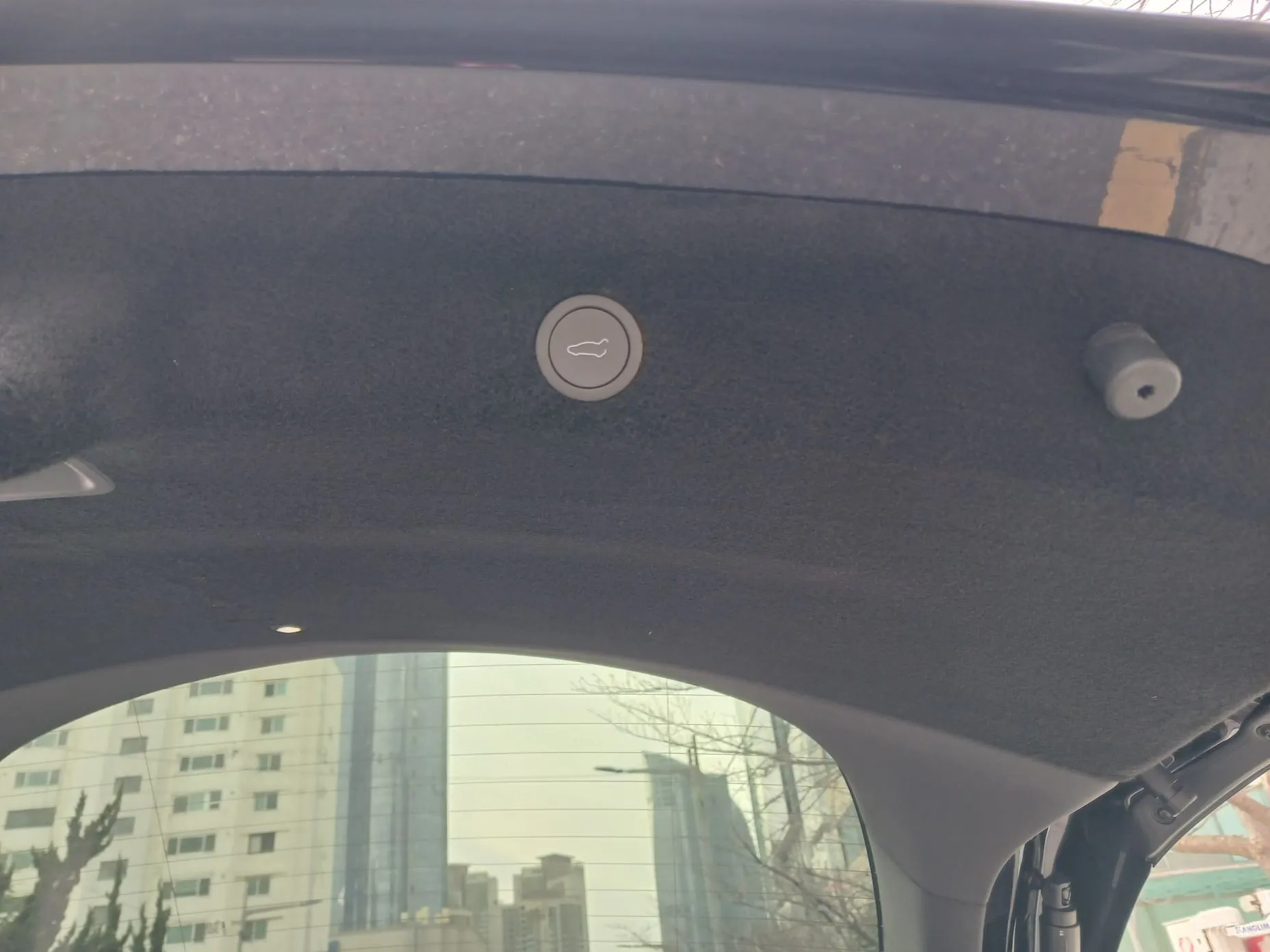 Tesla Model Y превью 17