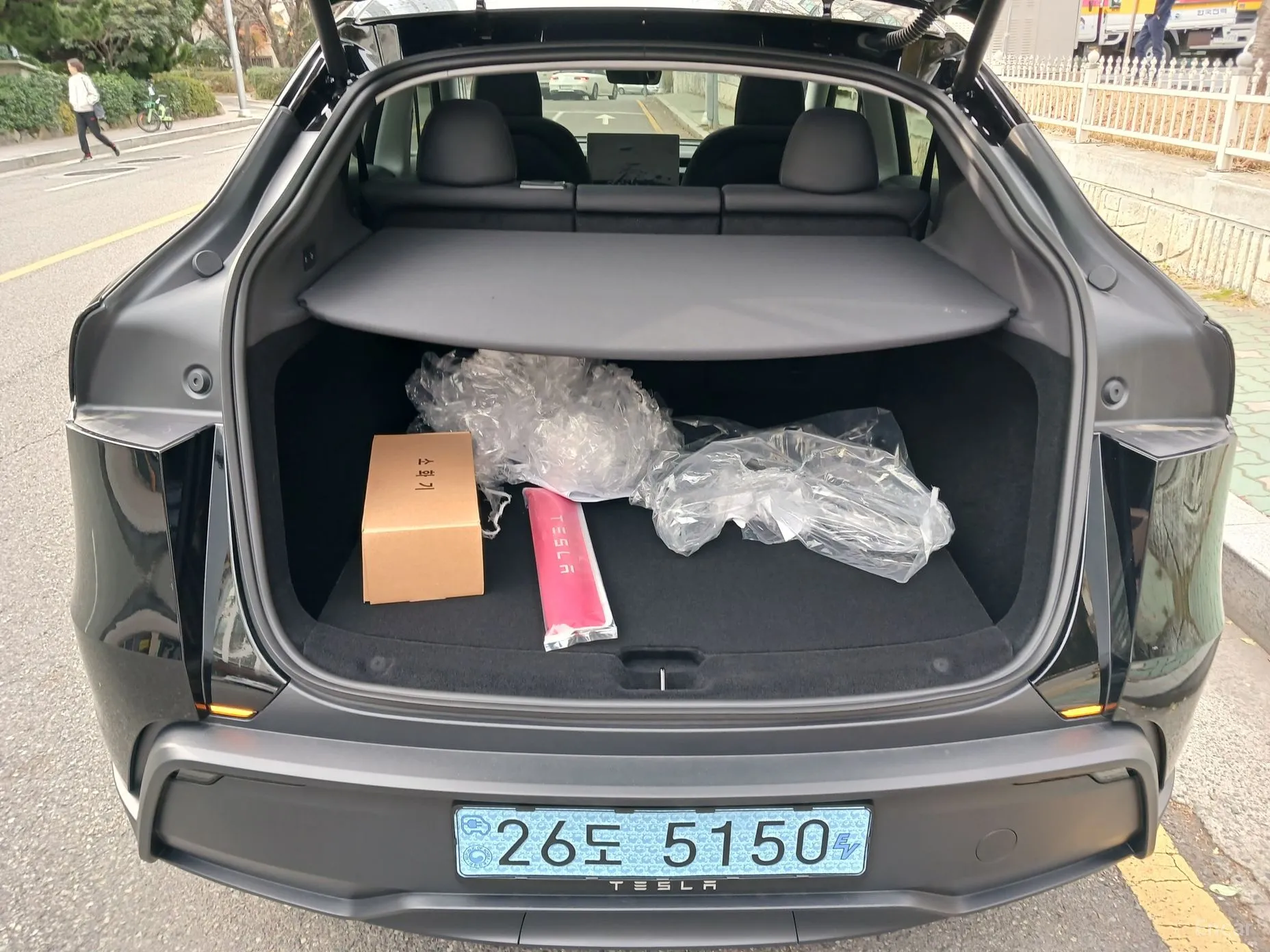 Tesla Model Y превью 18