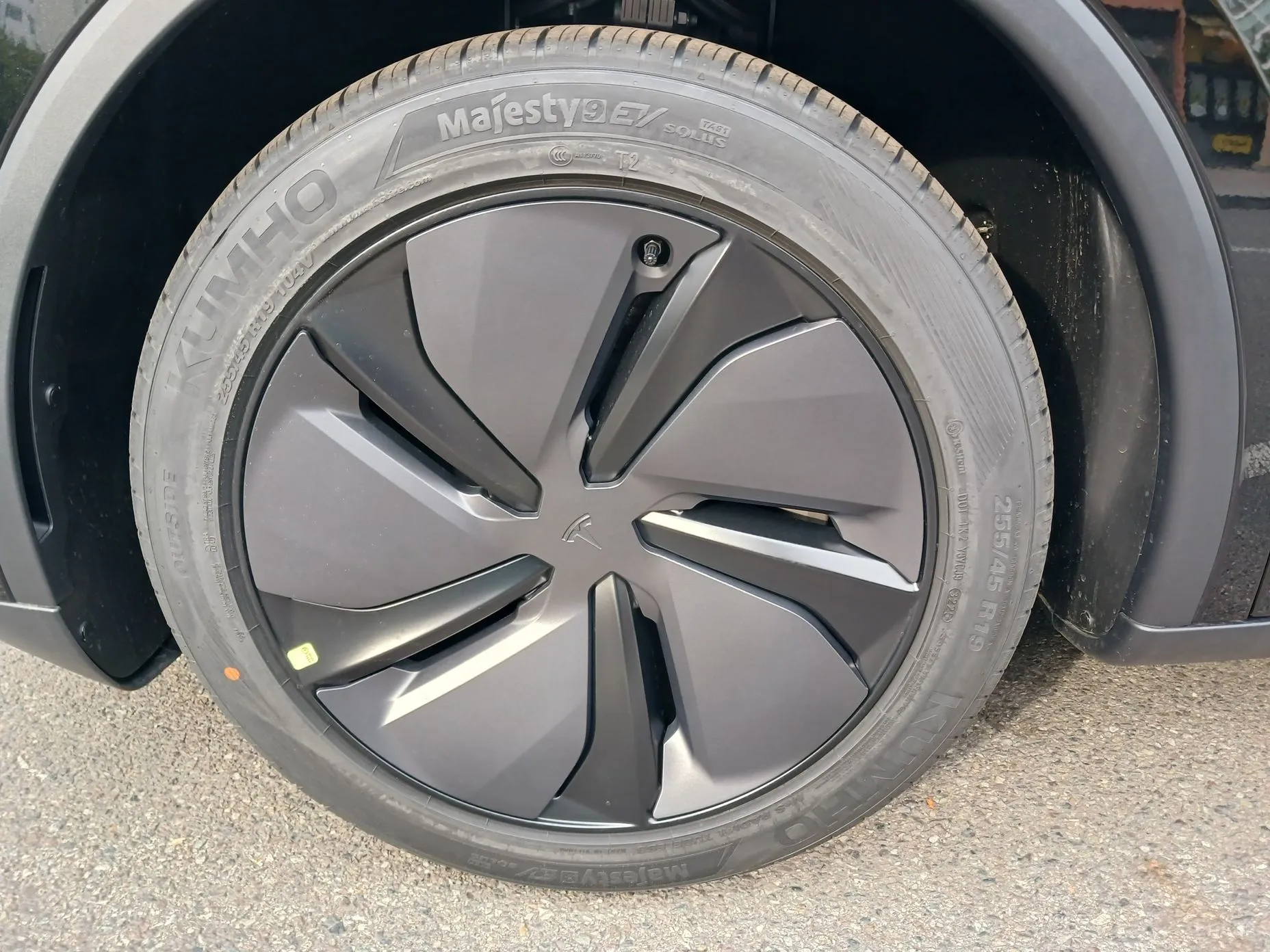 Tesla Model Y превью 19