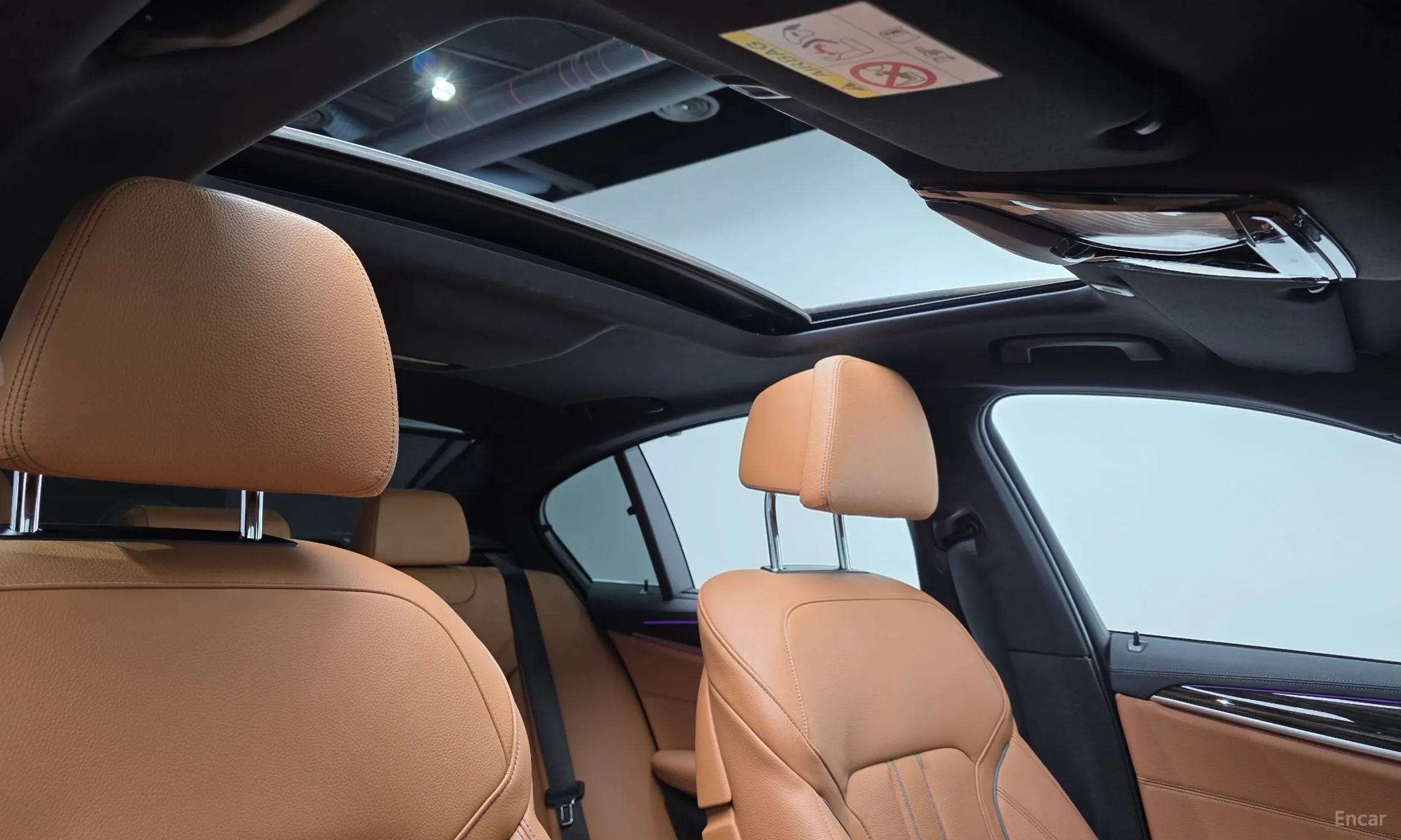 BMW 5 Series (G30) превью 17