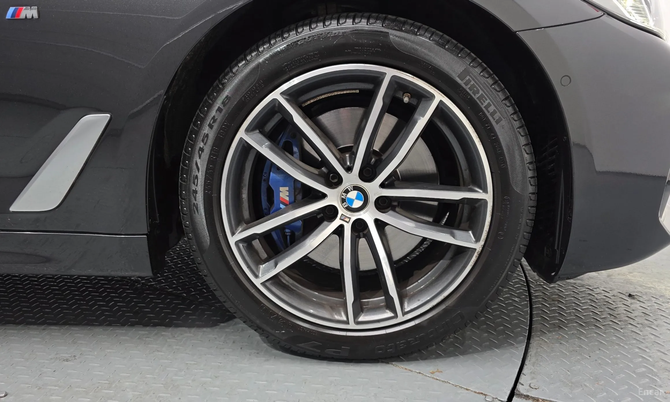BMW 5 Series (G30) превью 5