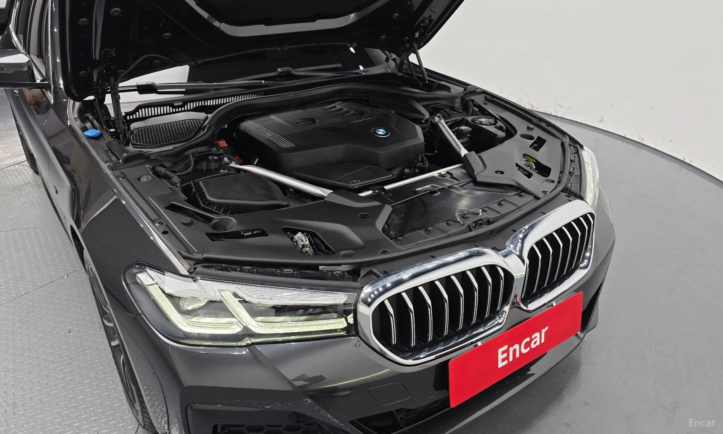 BMW 5 Series (G30) превью 6