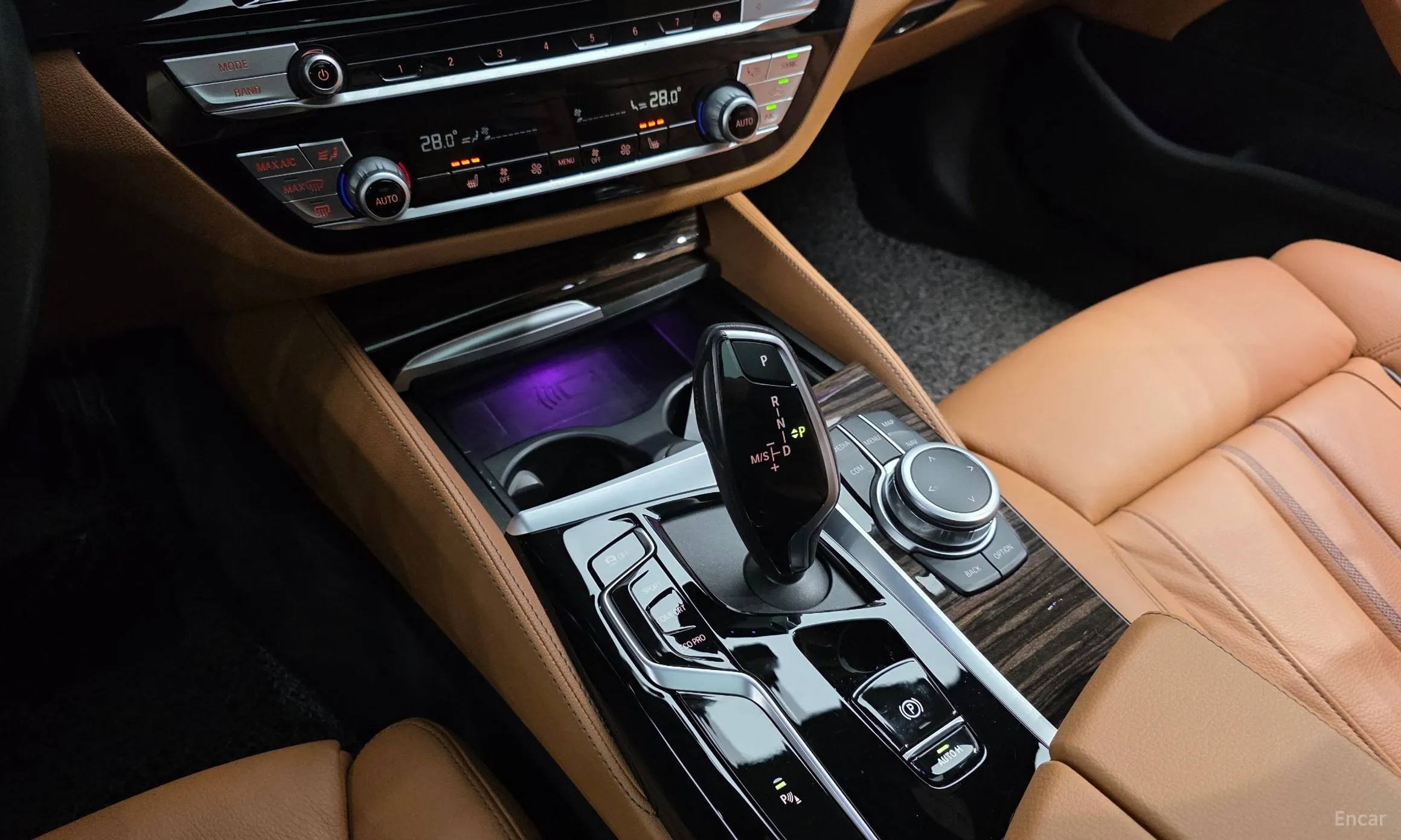 BMW 5 Series (G30) превью 9