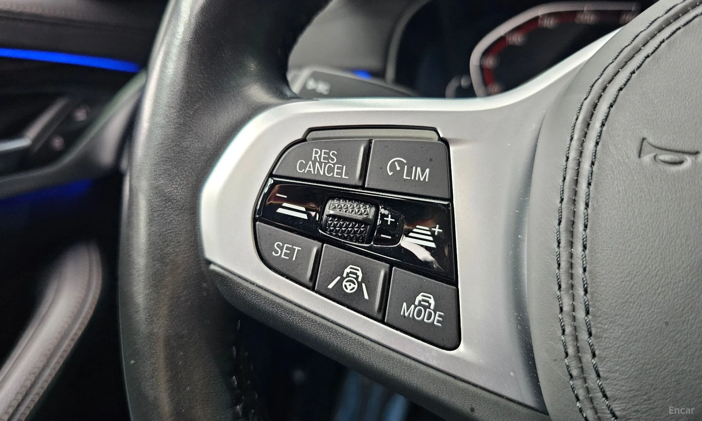 BMW 5 Series (G30) превью 20