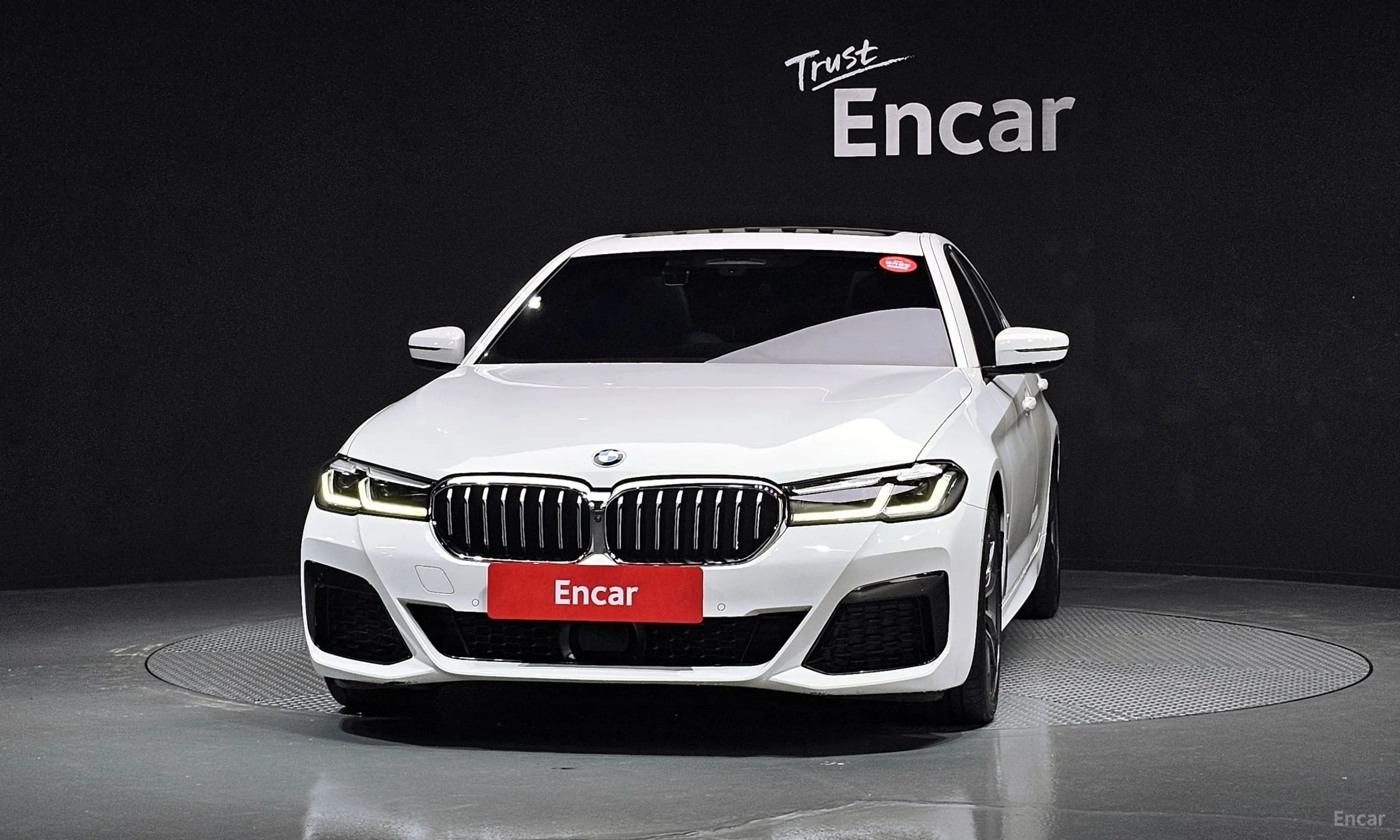BMW 5 Series (G30) превью 3
