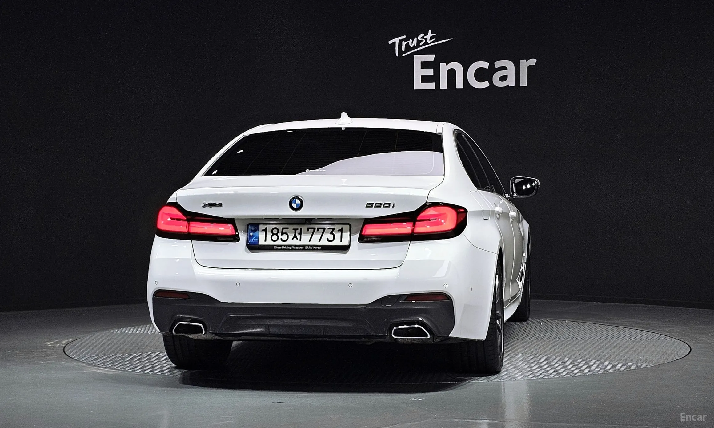 BMW 5 Series (G30) превью 4