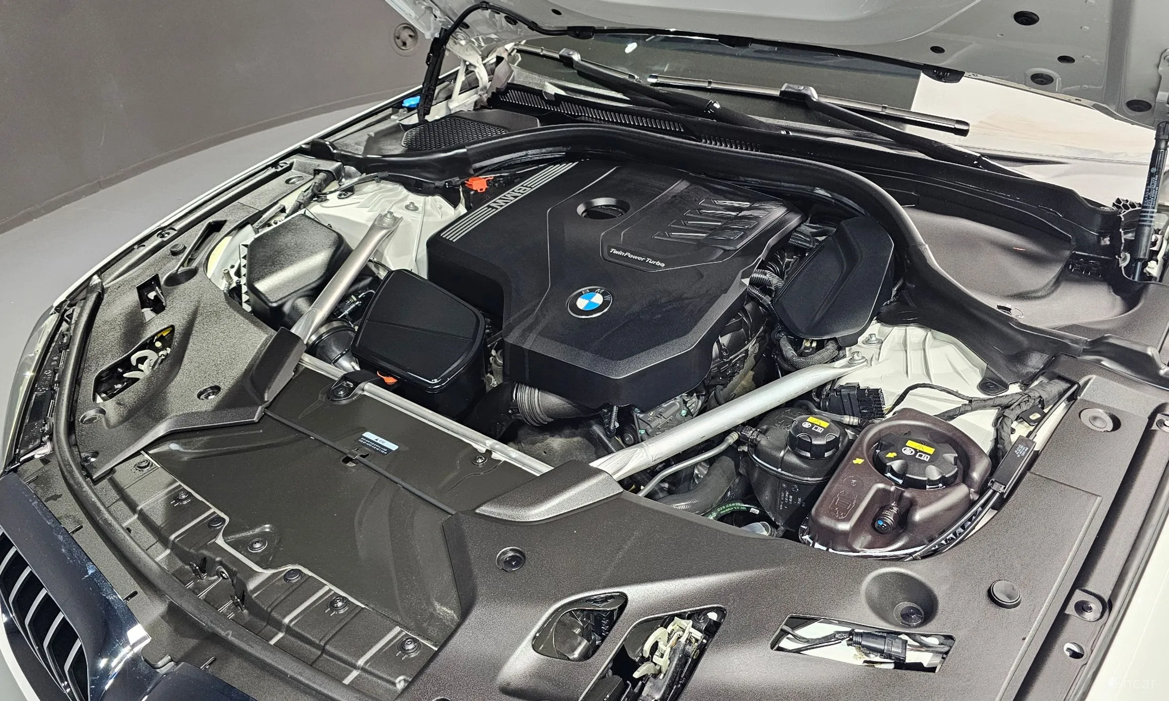 BMW 5 Series (G30) превью 6
