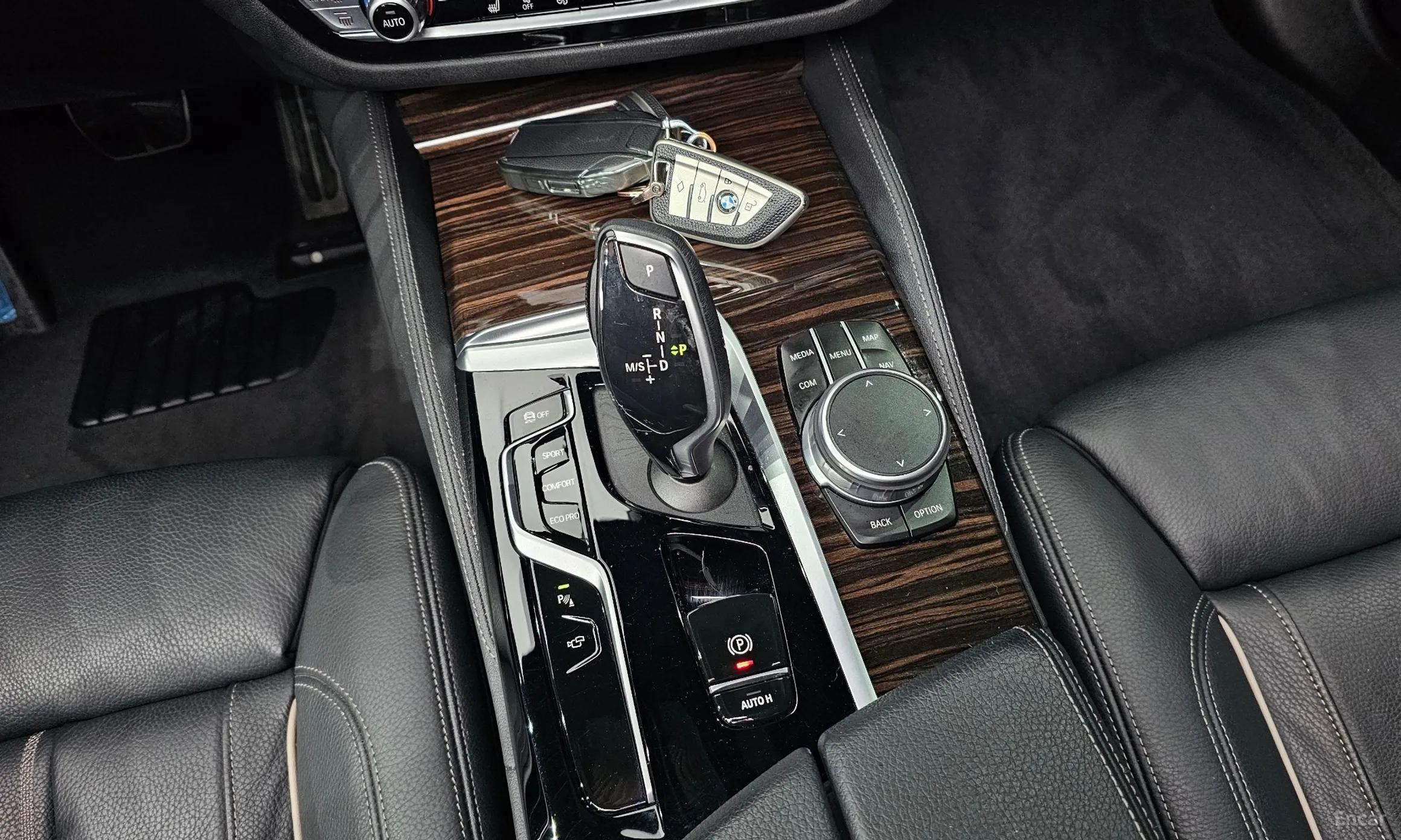 BMW 5 Series (G30) превью 9