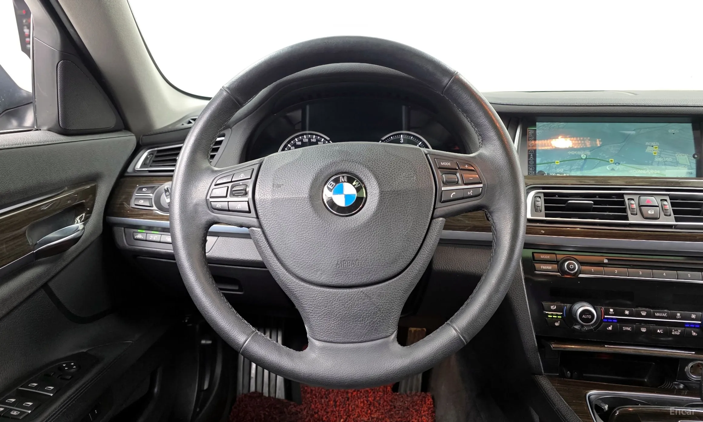 BMW 7 Series (F01) превью 13