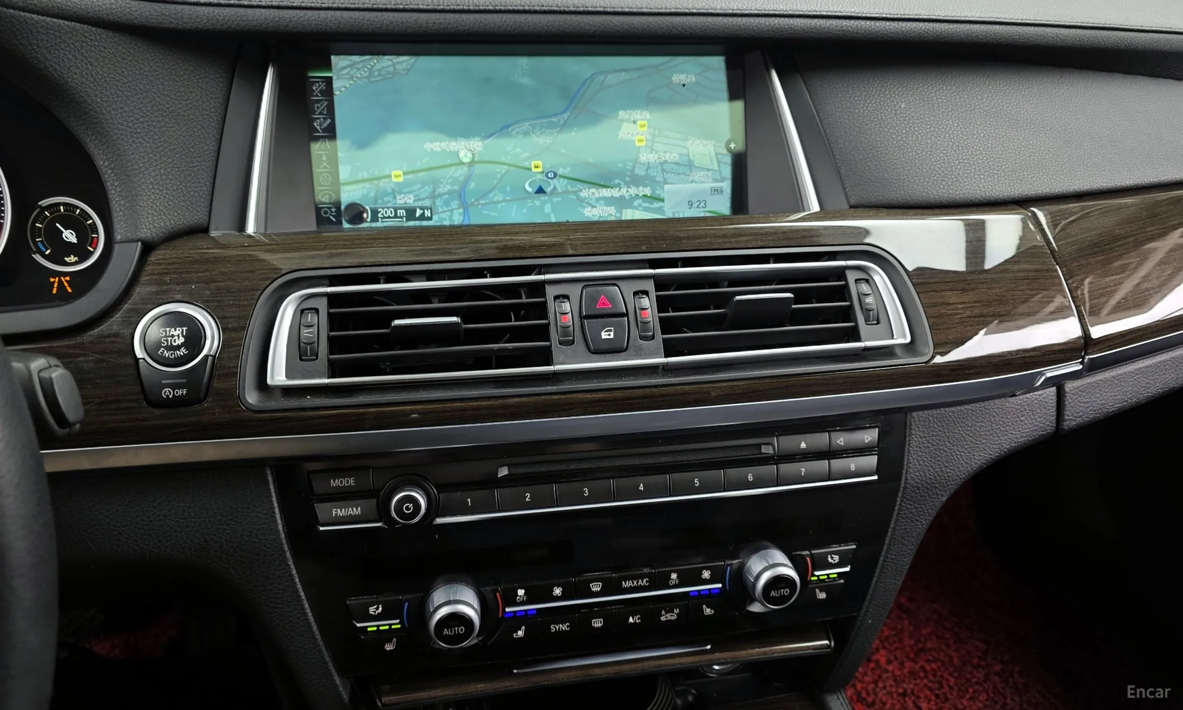 BMW 7 Series (F01) превью 14