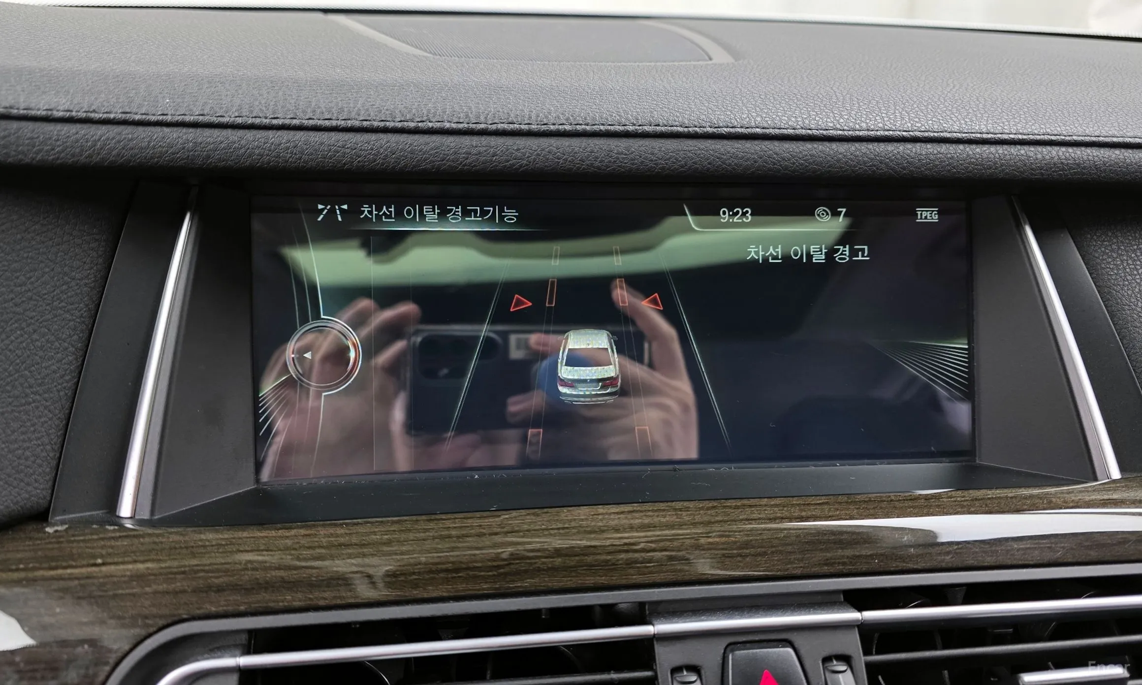 BMW 7 Series (F01) превью 16