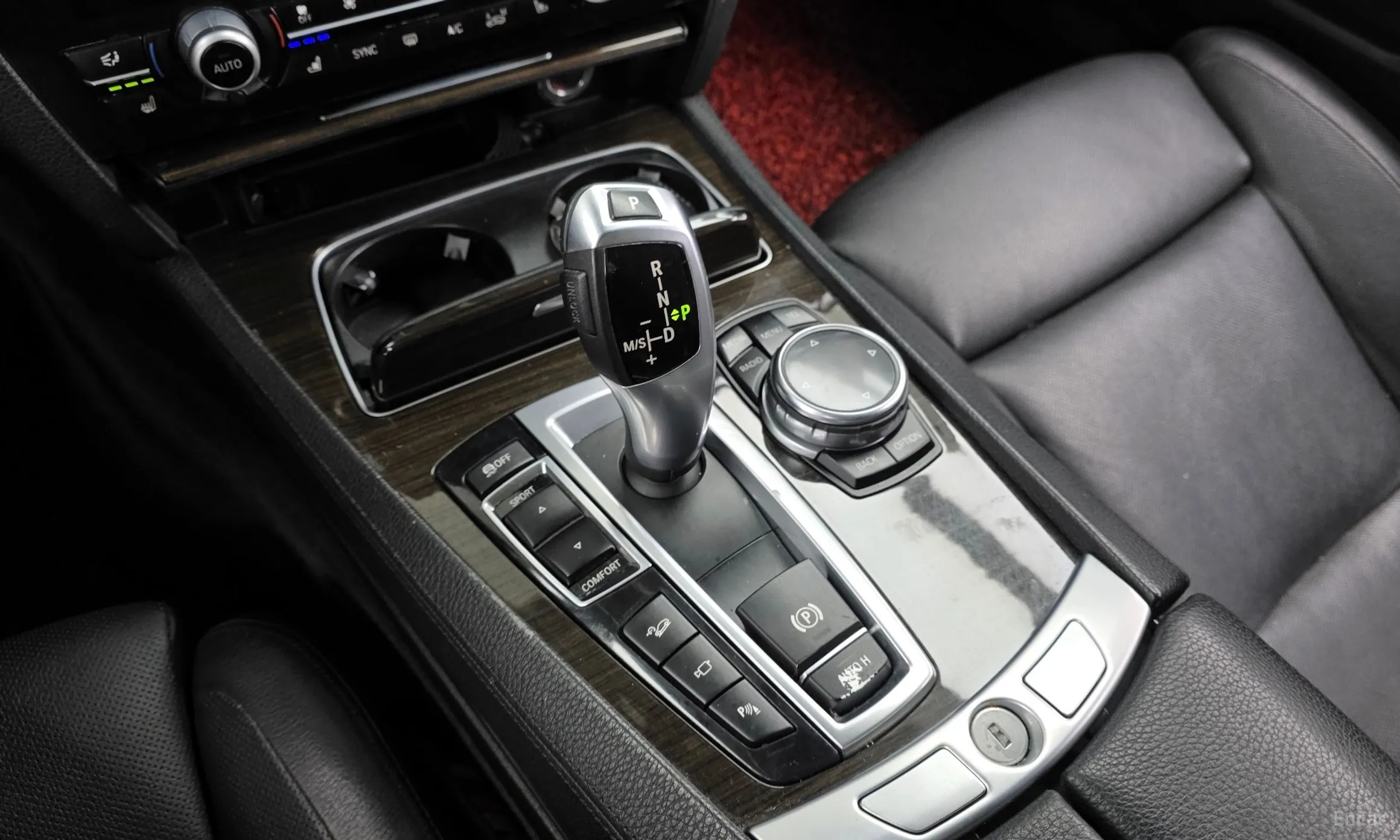 BMW 7 Series (F01) превью 9