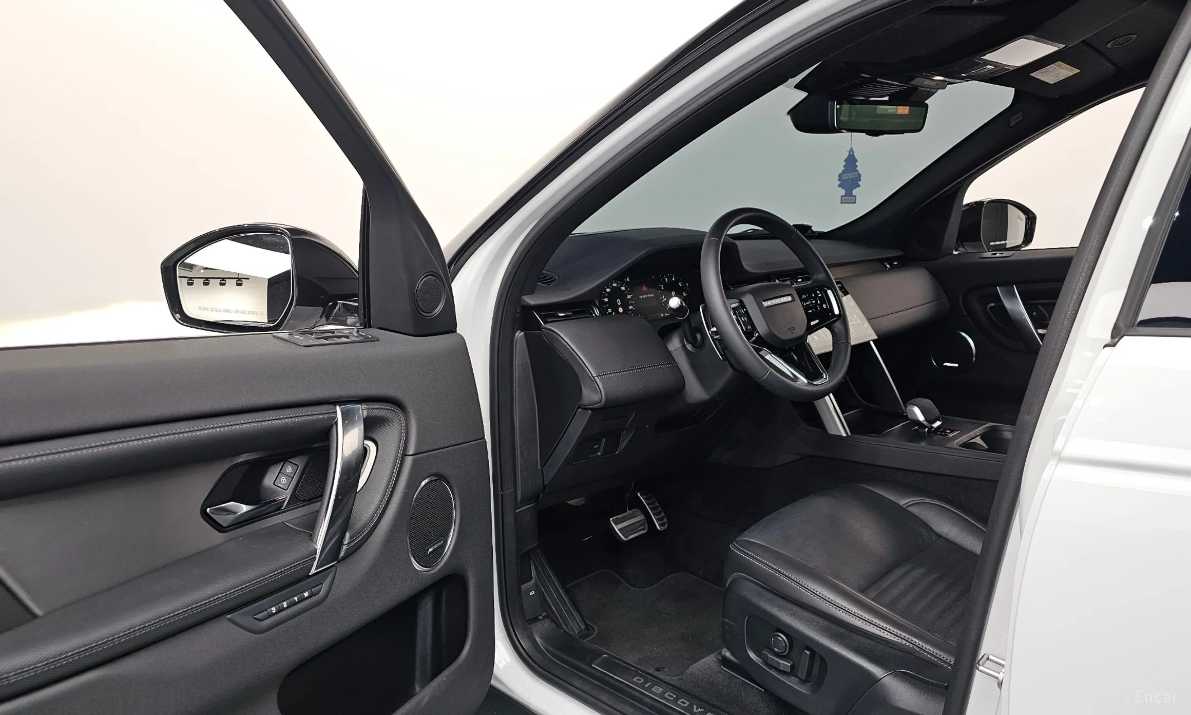 Land Rover Discovery Sports превью 10