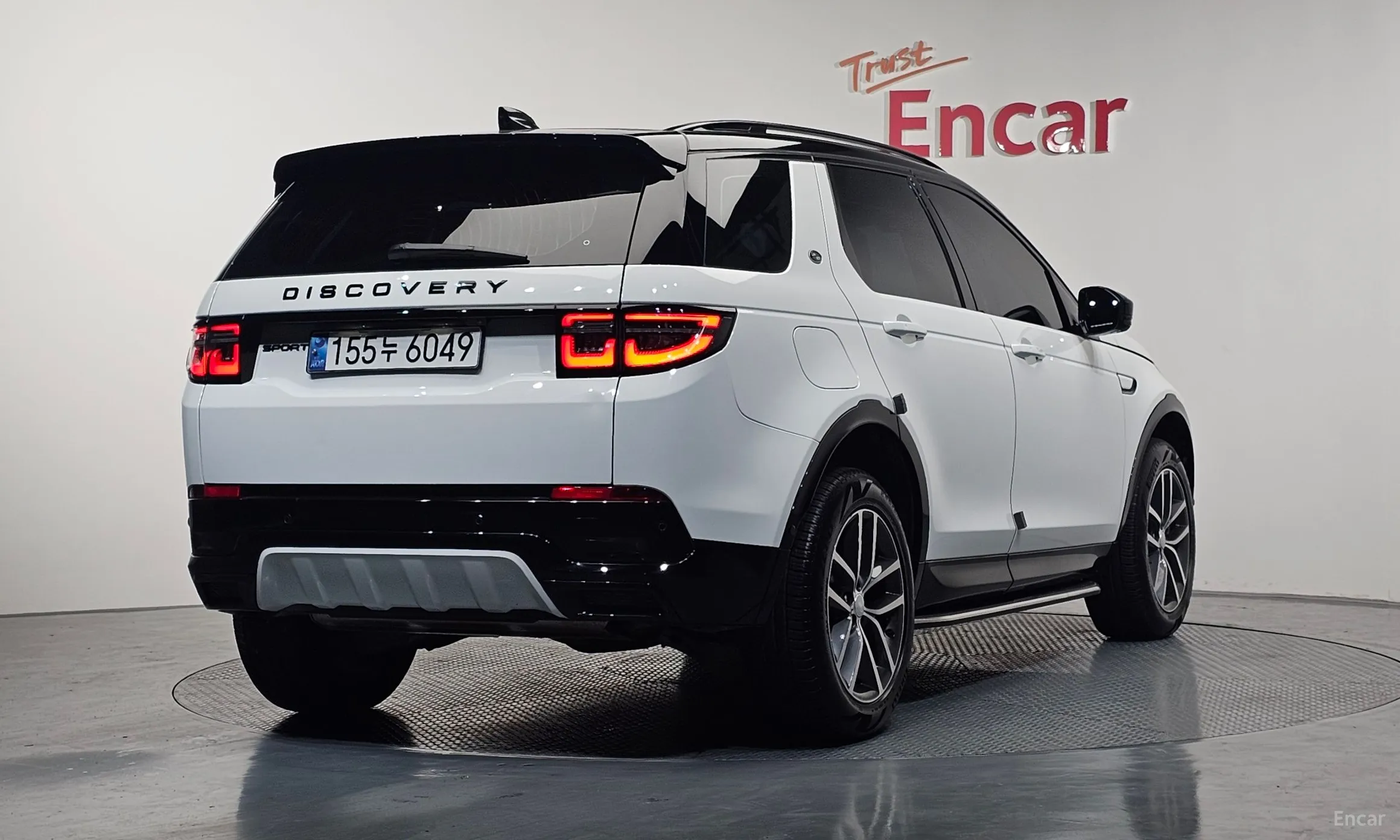 Land Rover Discovery Sports превью 2