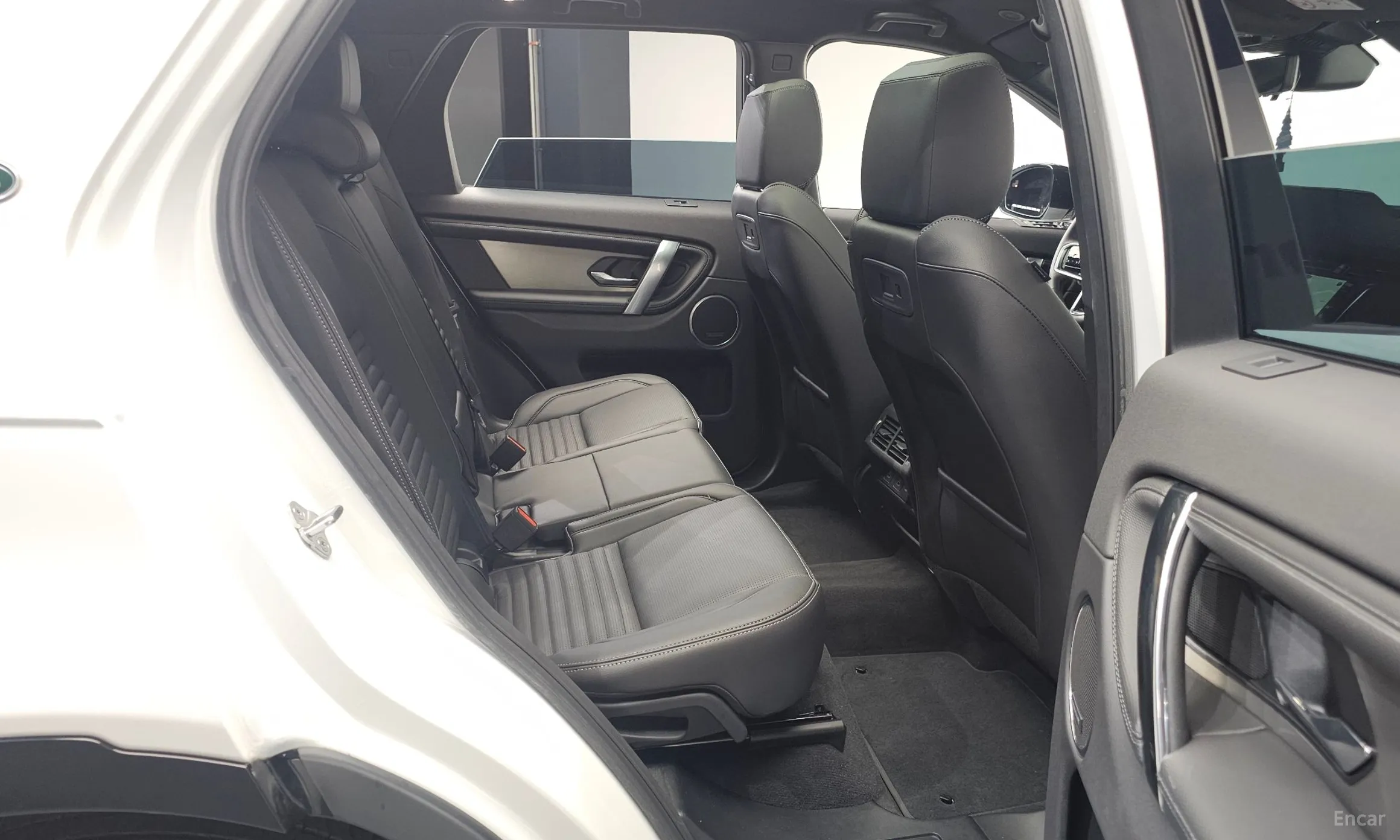 Land Rover Discovery Sports превью 12
