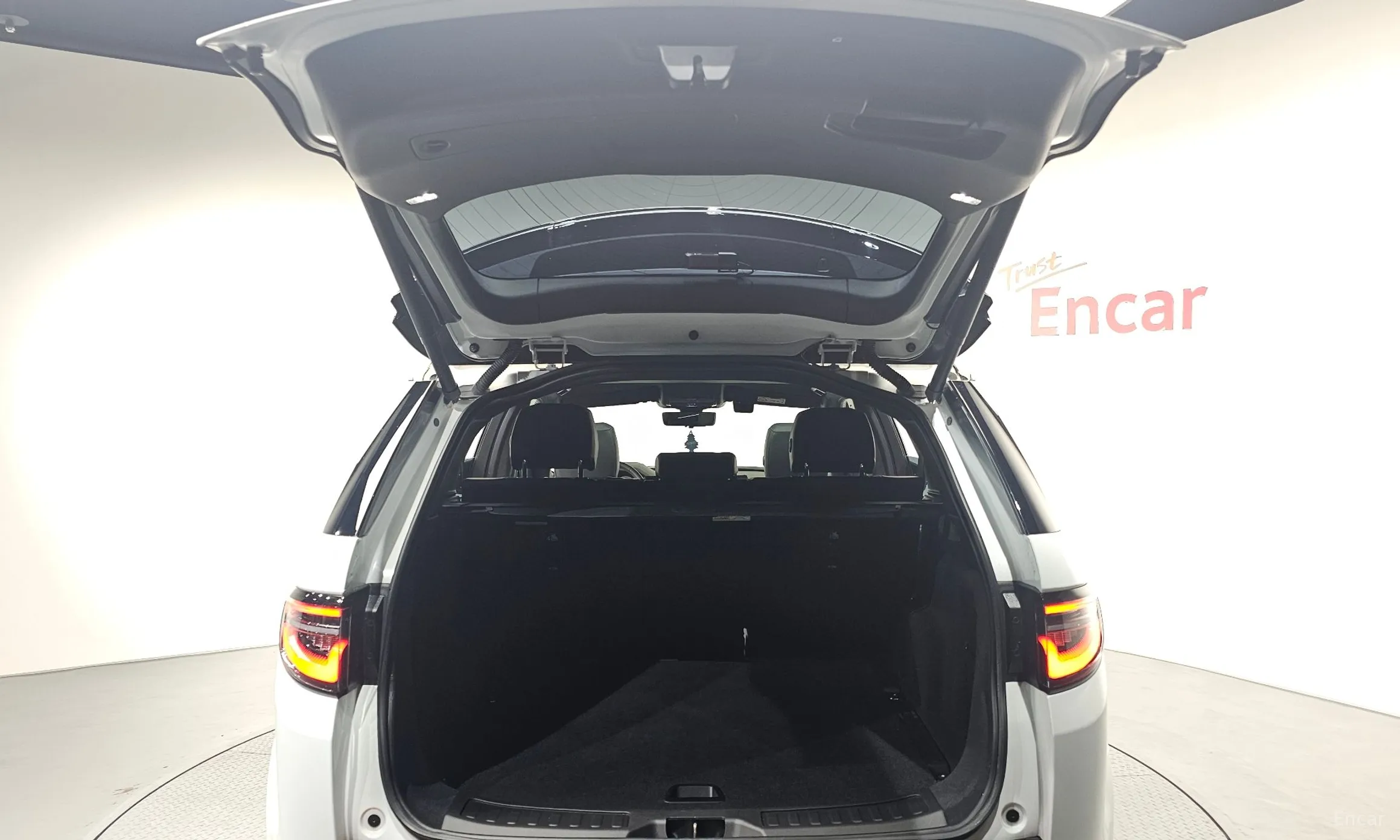 Land Rover Discovery Sports превью 20