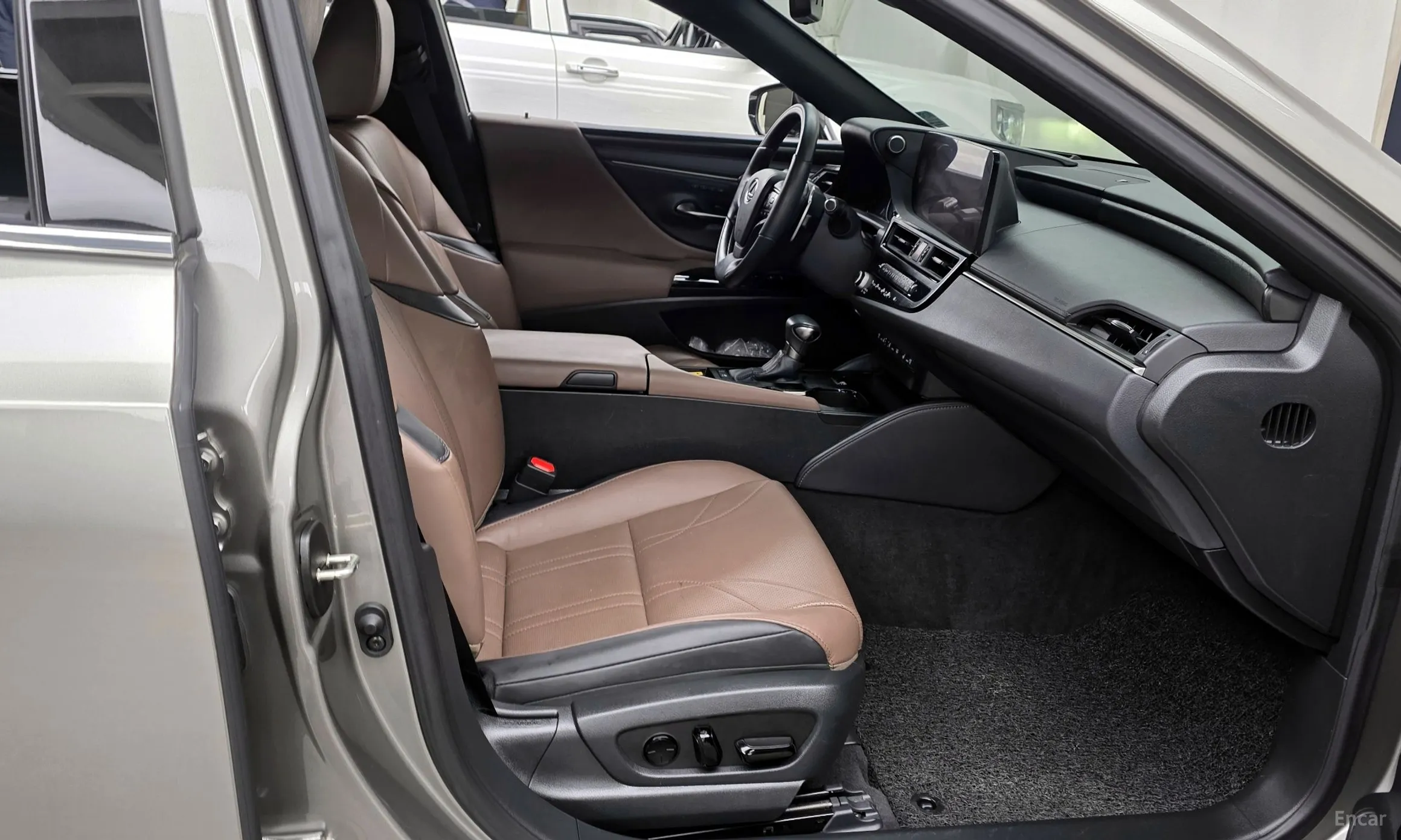 Lexus ES300h 7th Generation превью 11