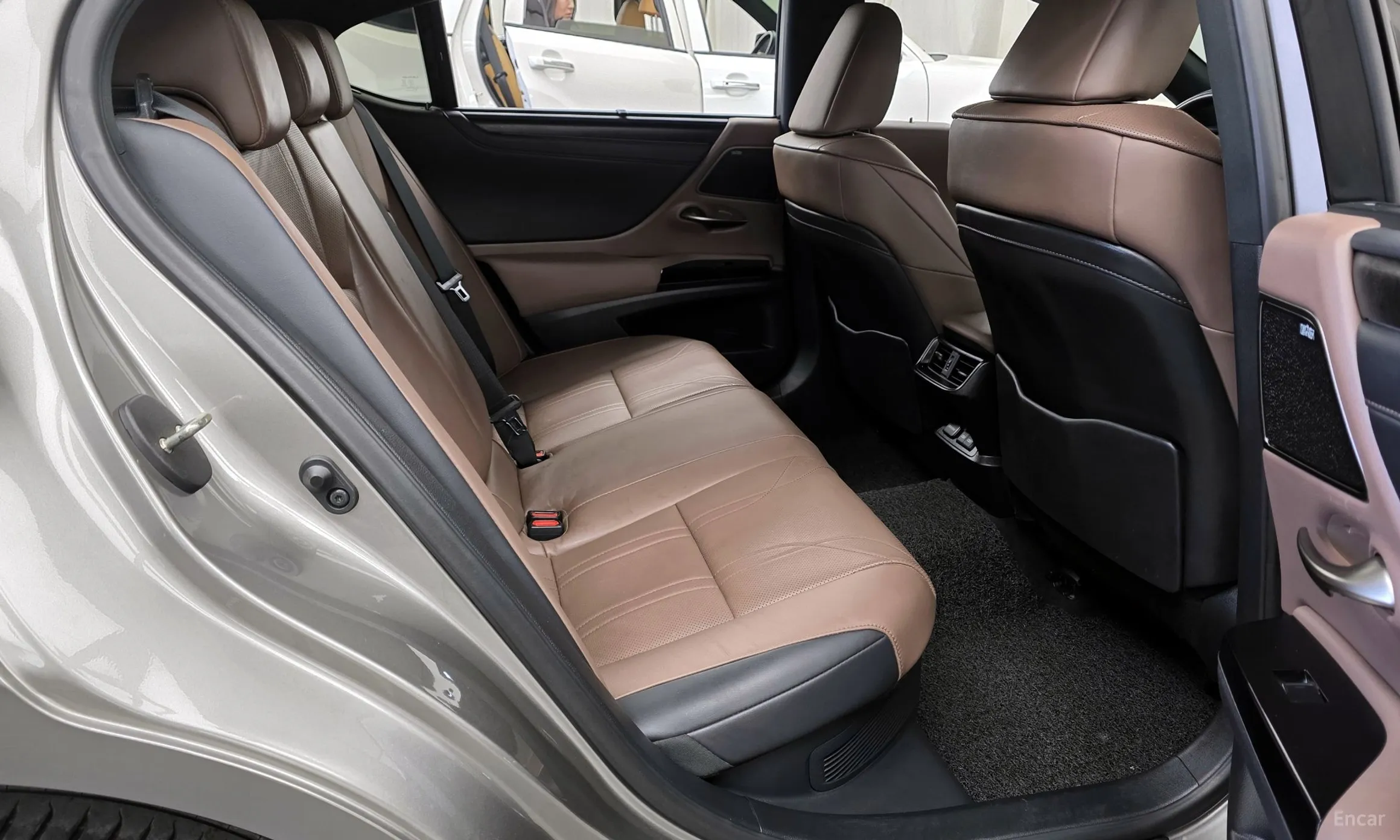 Lexus ES300h 7th Generation превью 12