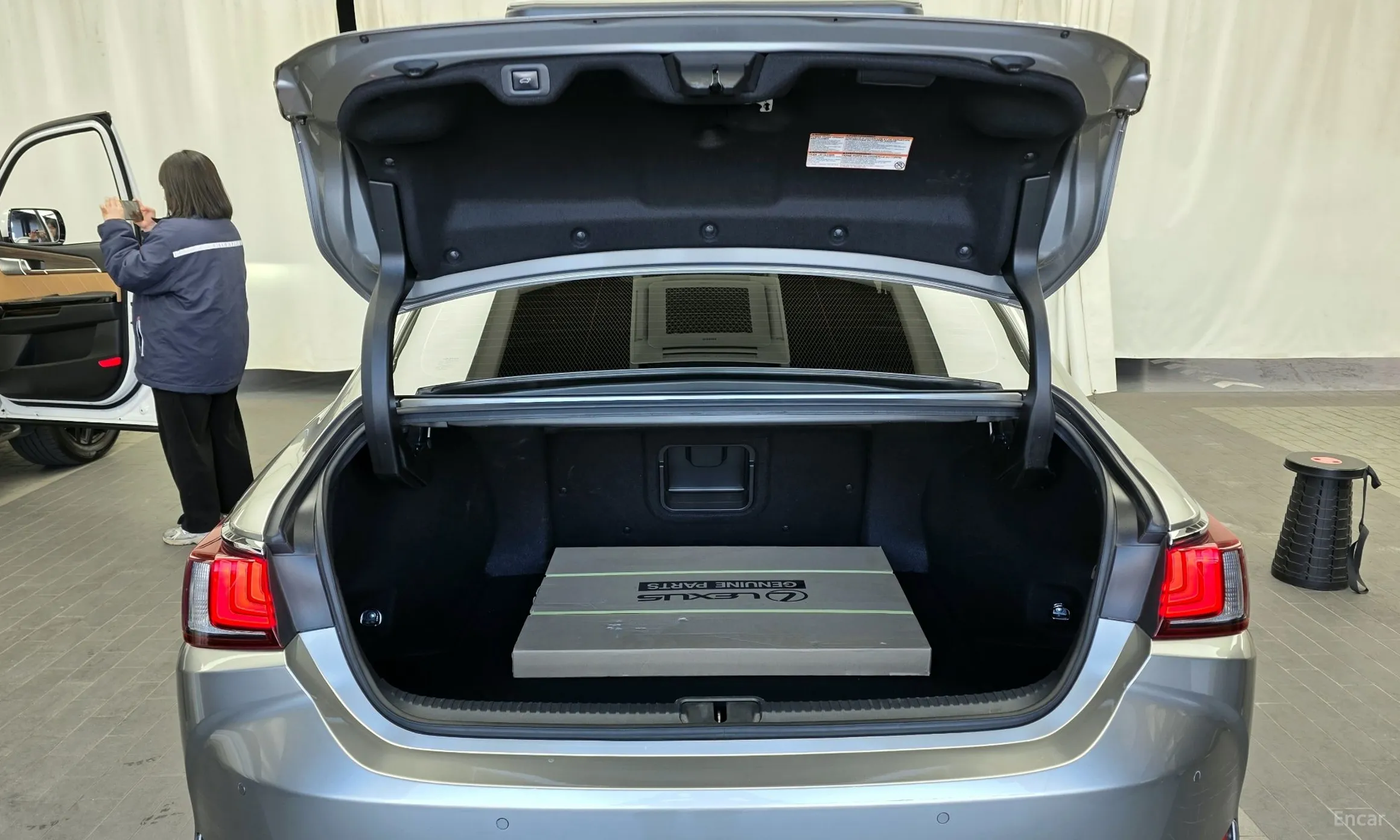 Lexus ES300h 7th Generation превью 20