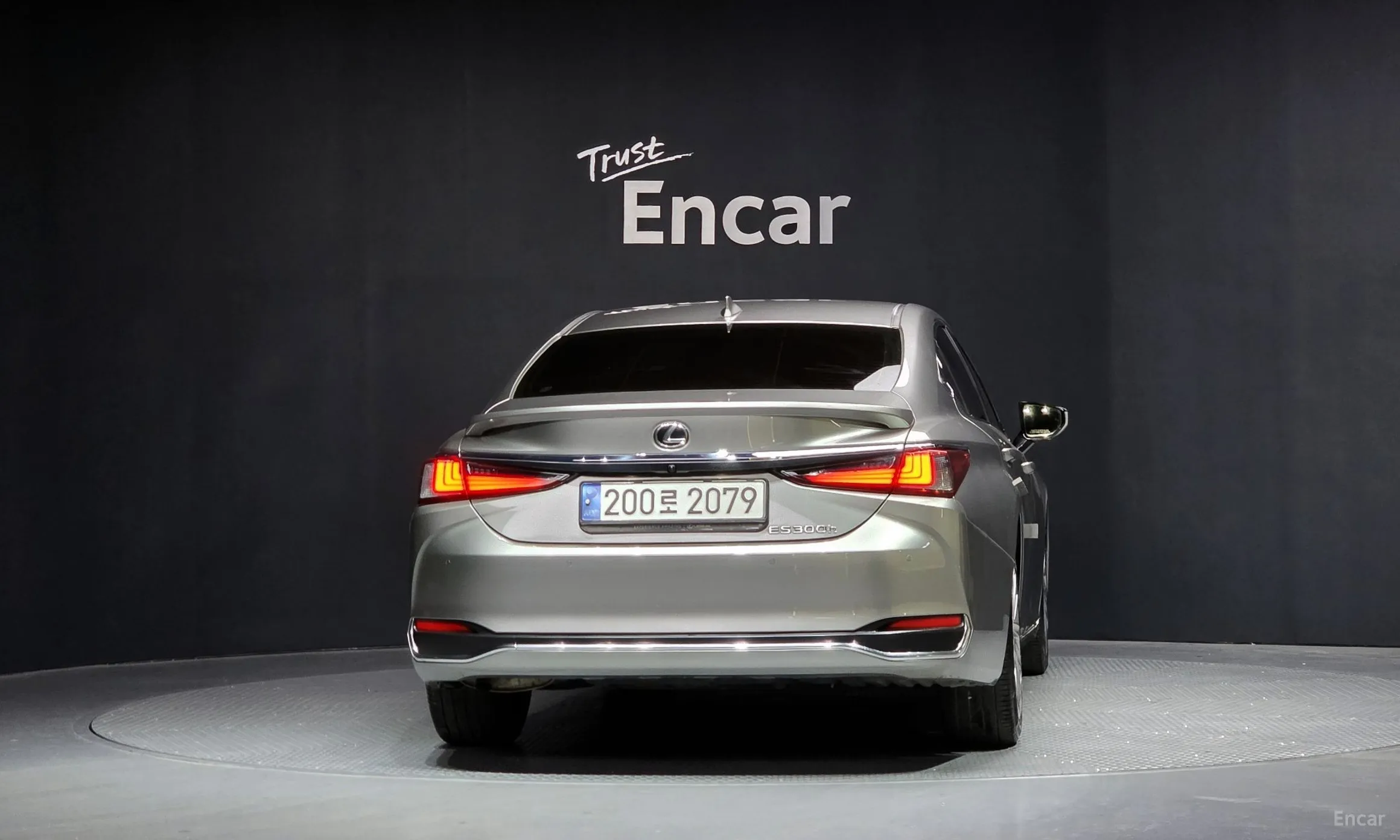 Lexus ES300h 7th Generation превью 4