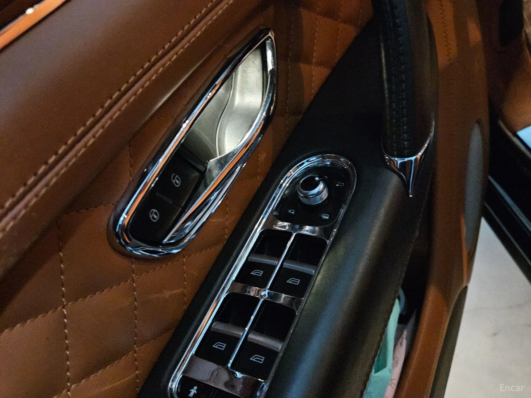Bentley Bentayga превью 18