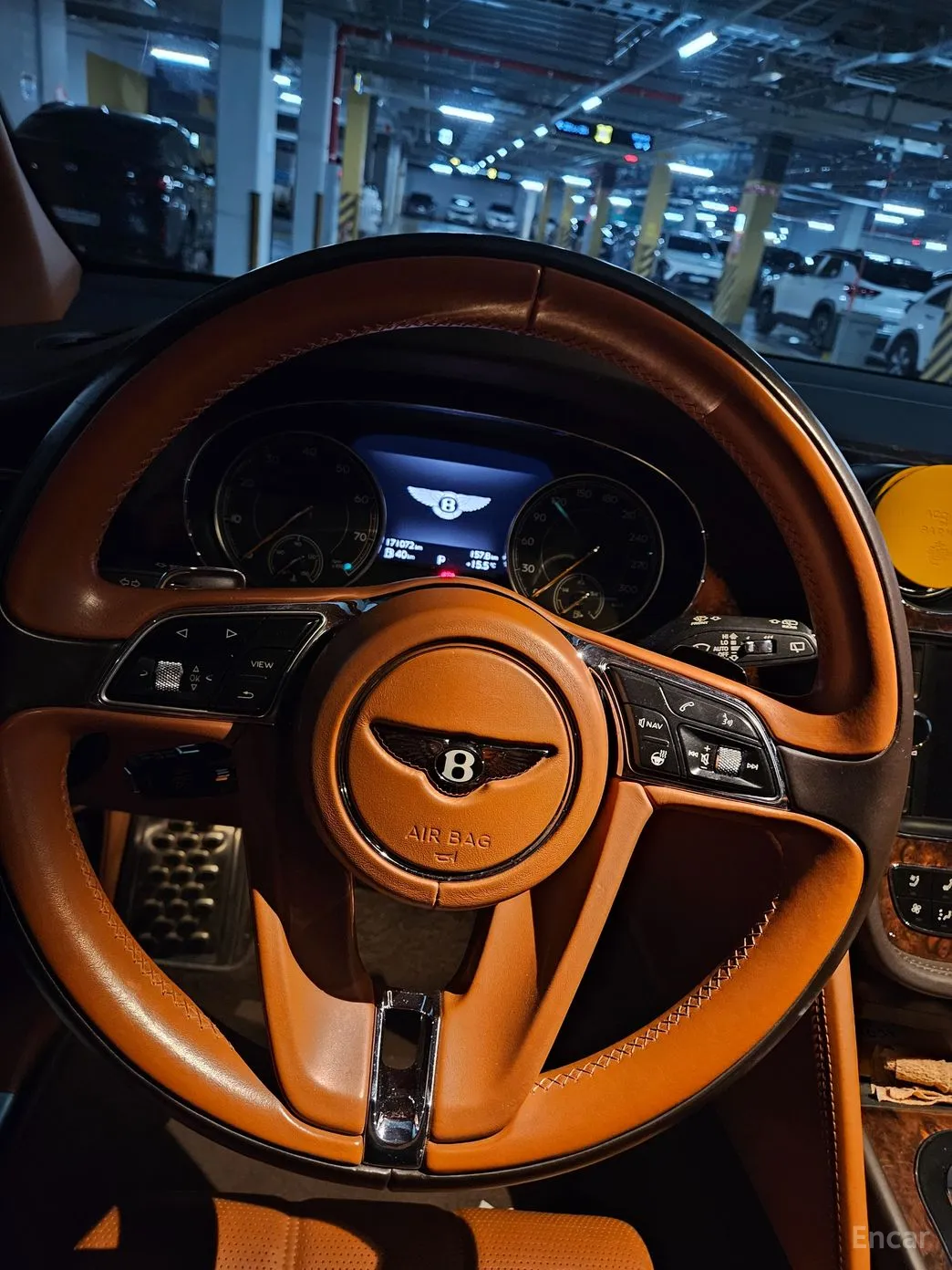 Bentley Bentayga превью 5