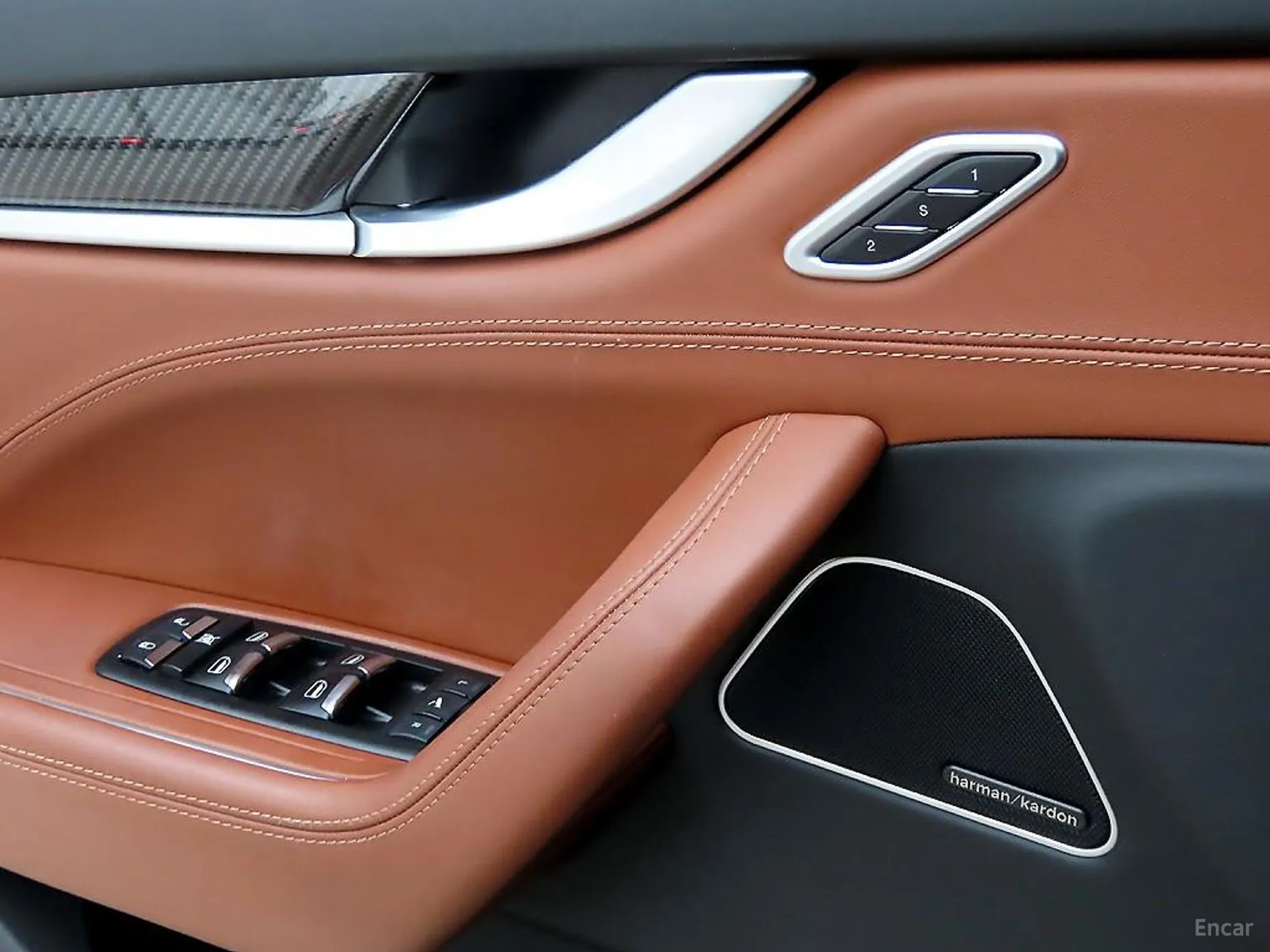Maserati Levante превью 11