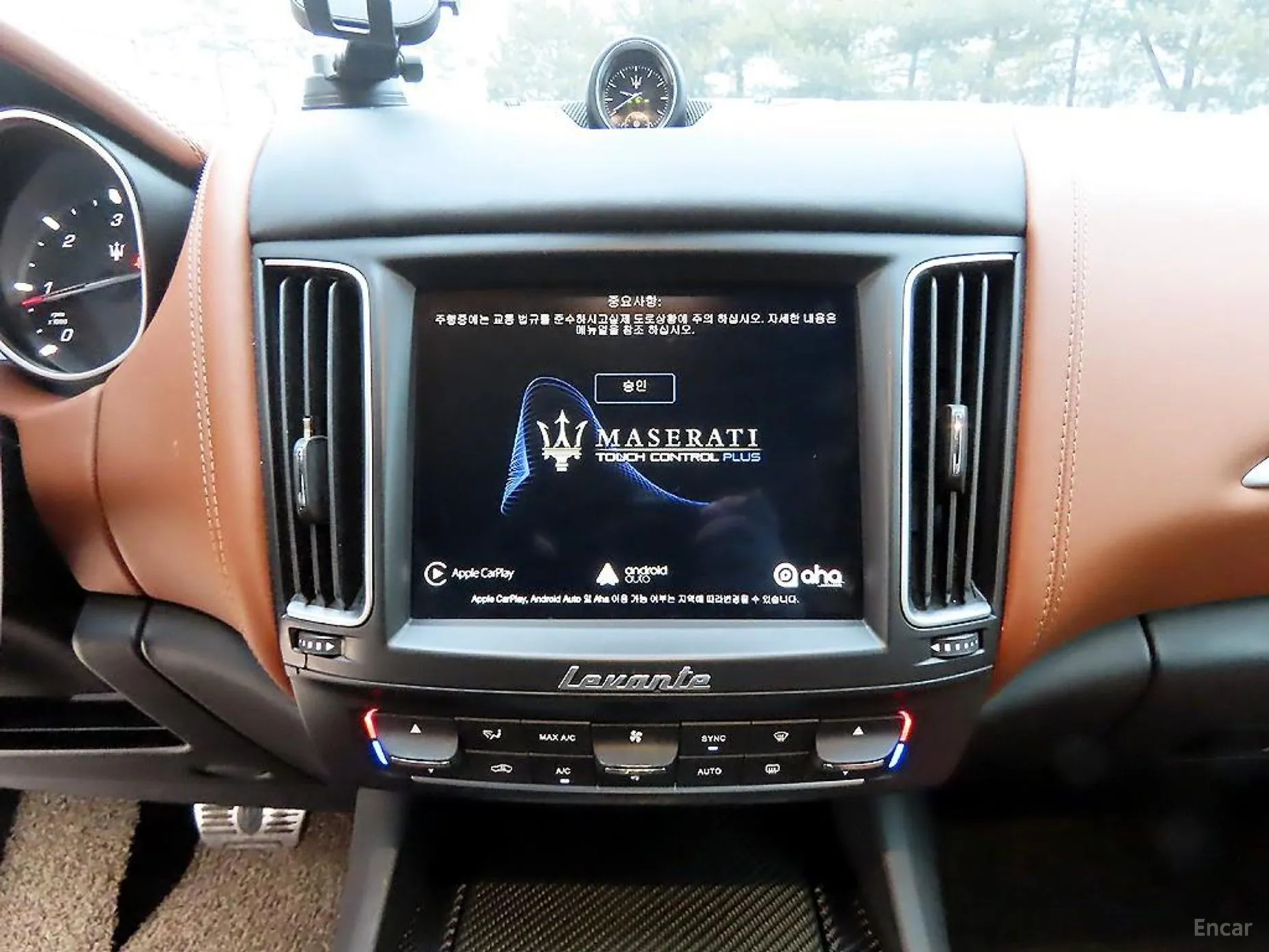 Maserati Levante превью 12